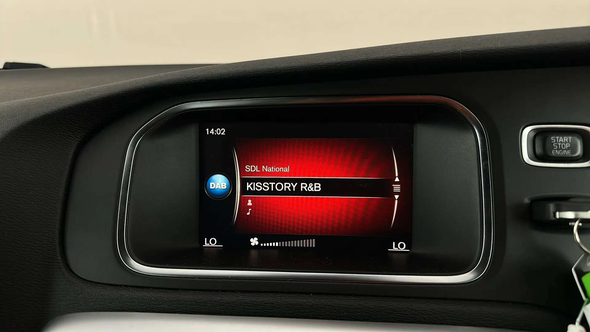 2019 VOLVO V40 2019 VOLVO V40