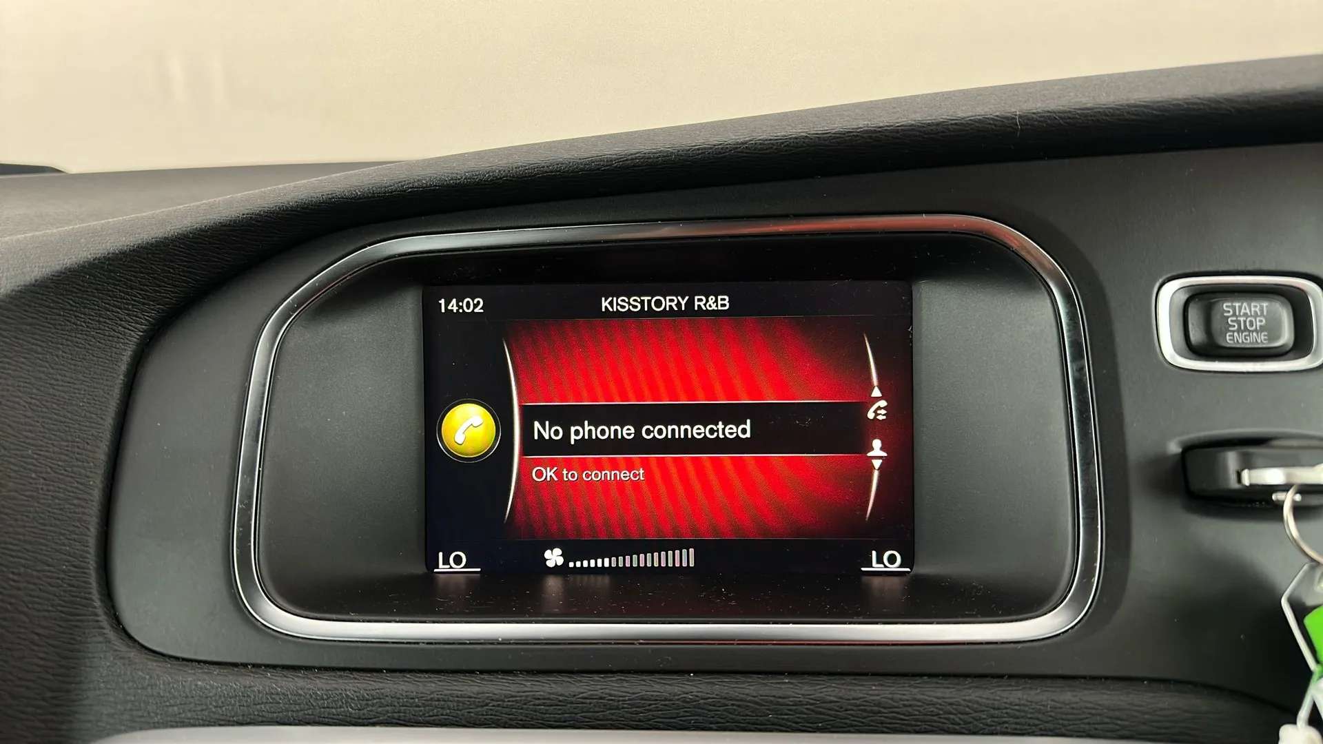 2019 VOLVO V40 2019 VOLVO V40