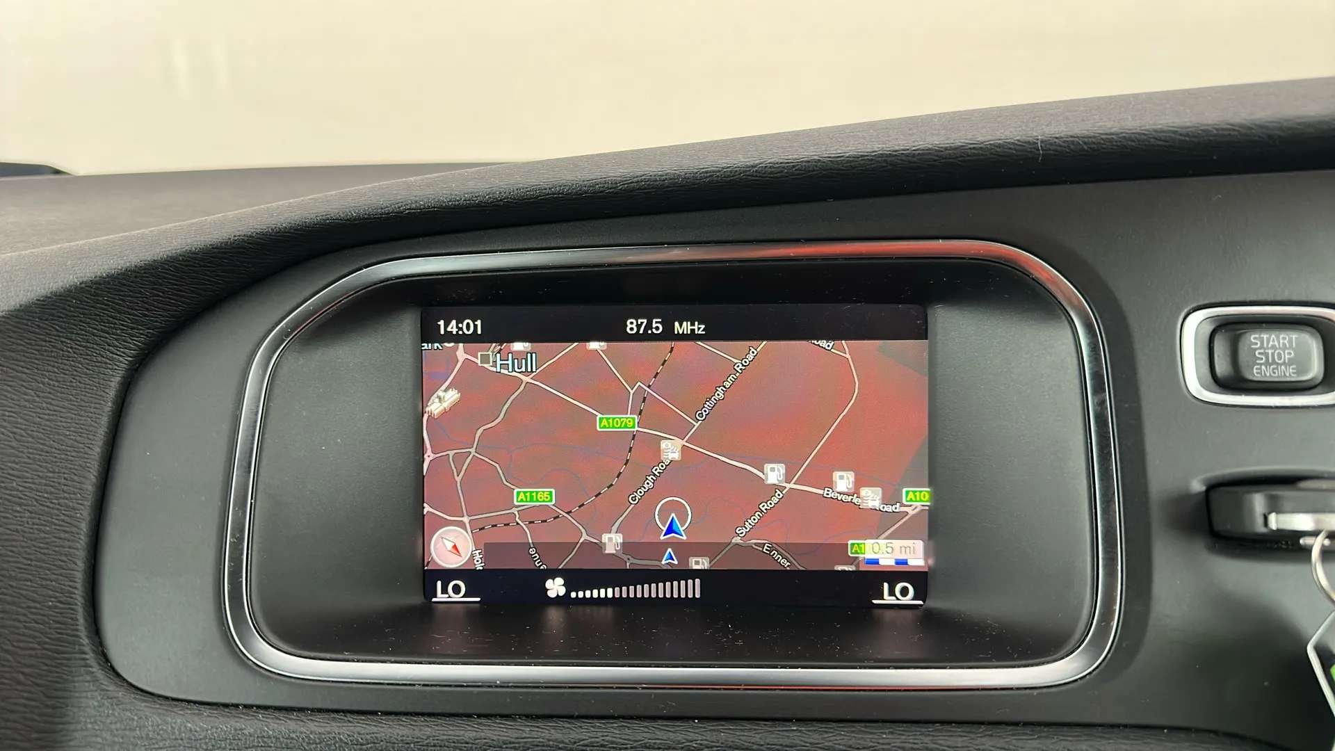 2019 VOLVO V40 2019 VOLVO V40