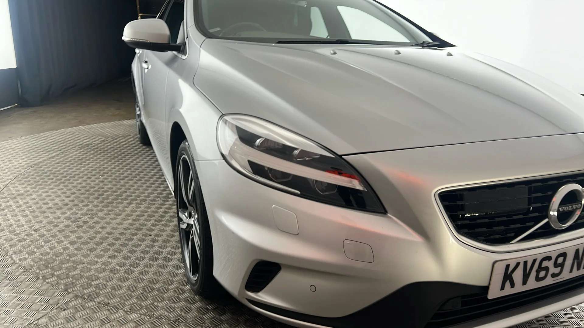 2019 VOLVO V40 2019 VOLVO V40