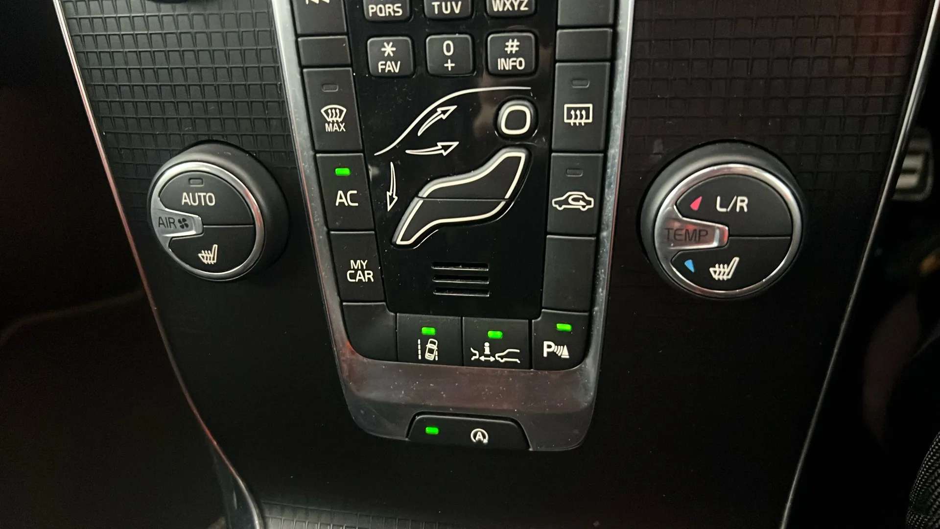 2019 VOLVO V40 2019 VOLVO V40