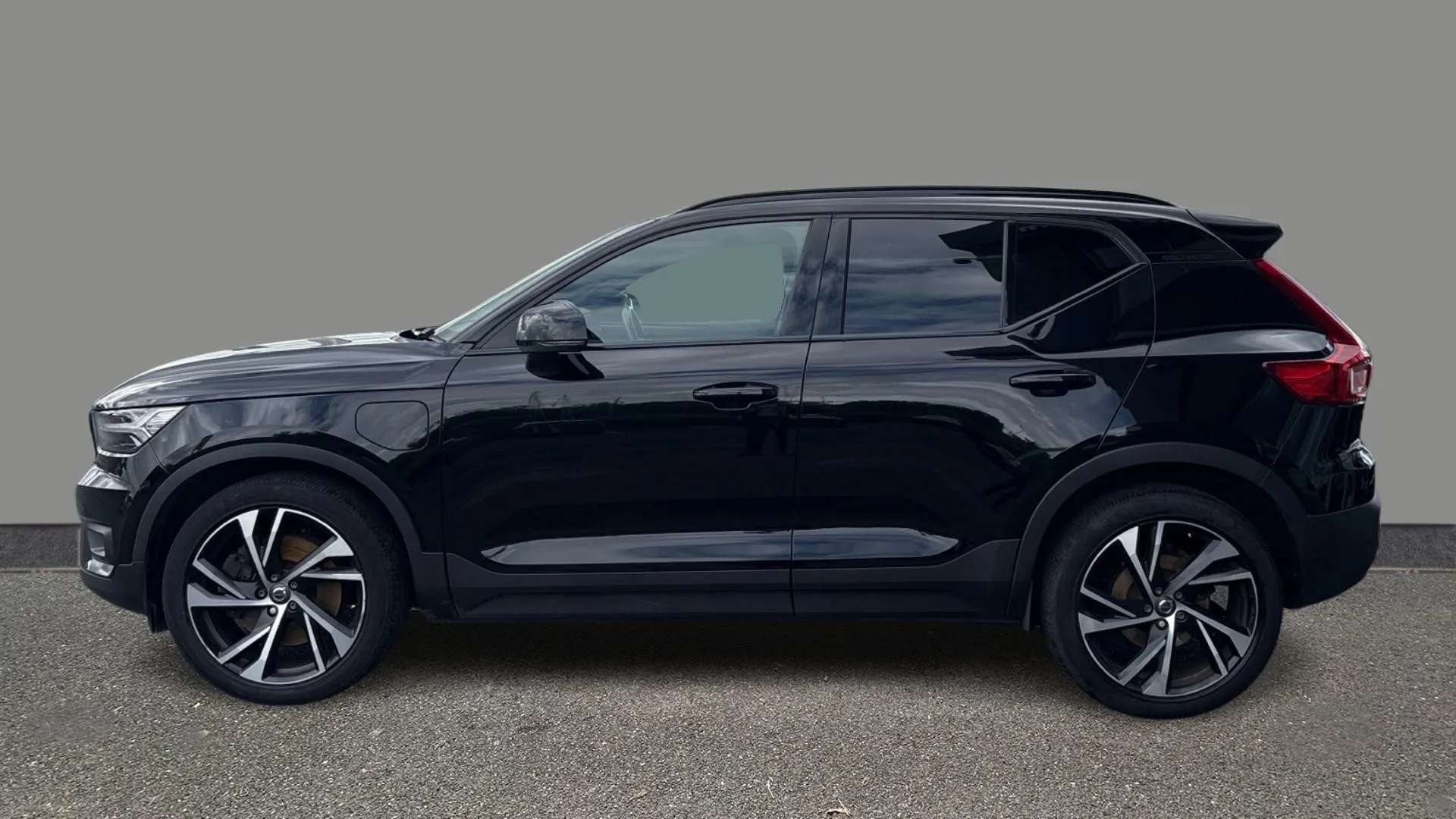 A 2021 VOLVO XC40 1.5 T5 Recharge PHEV R DESIGN Pro Auto A 2021 VOLVO XC40 1.5 T5 Recharge PHEV R DESIGN Pro Auto
