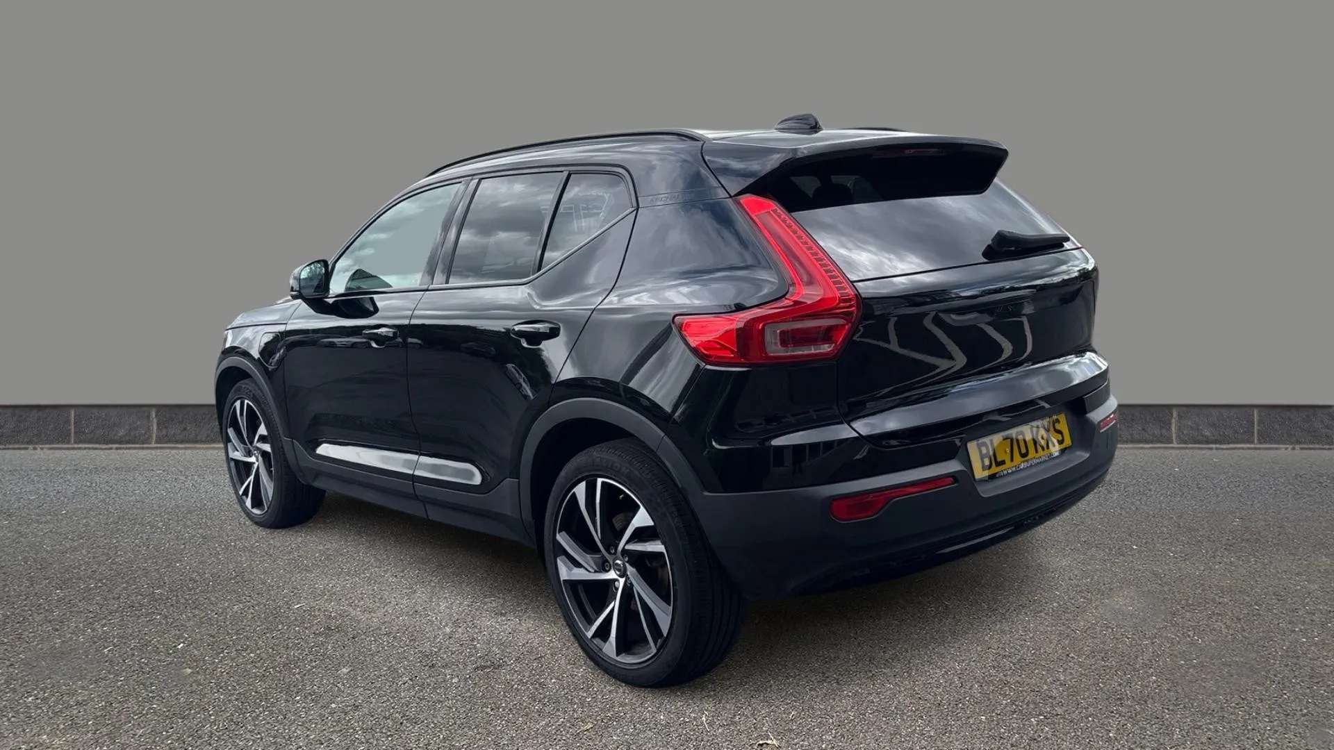 A 2021 VOLVO XC40 1.5 T5 Recharge PHEV R DESIGN Pro Auto A 2021 VOLVO XC40 1.5 T5 Recharge PHEV R DESIGN Pro Auto