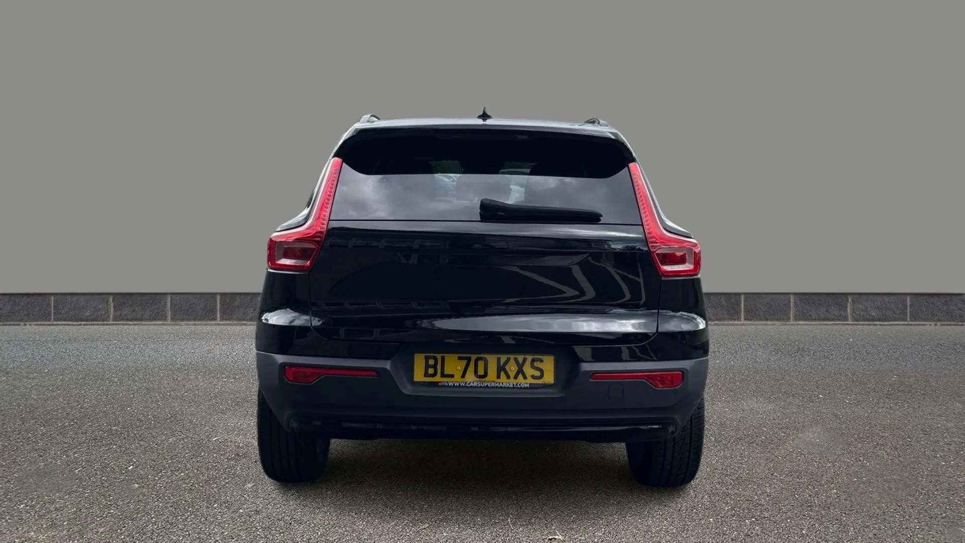 2021 VOLVO XC40 2021 VOLVO XC40
