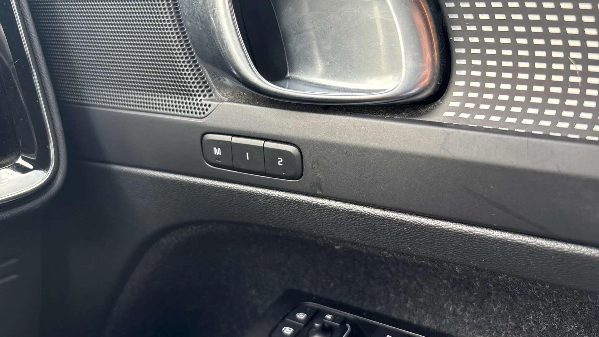 2021 VOLVO XC40 2021 VOLVO XC40