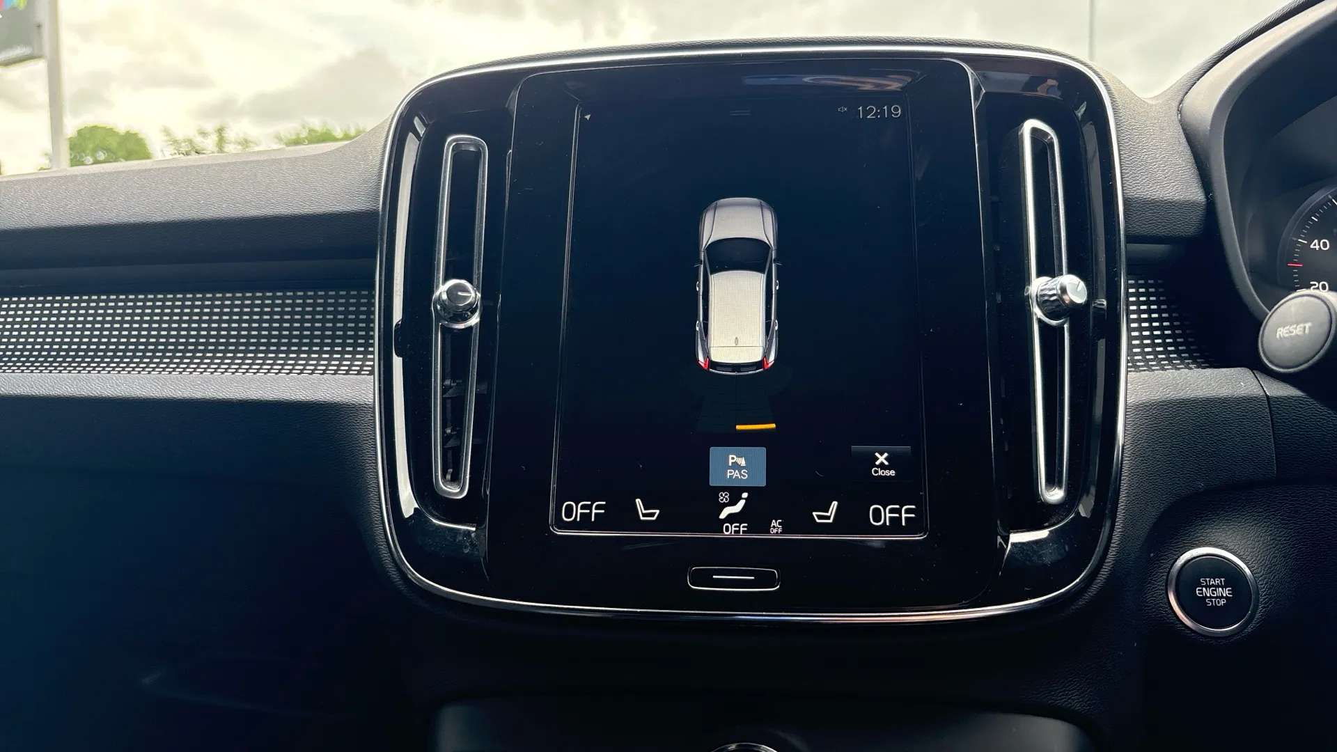 2021 VOLVO XC40 2021 VOLVO XC40