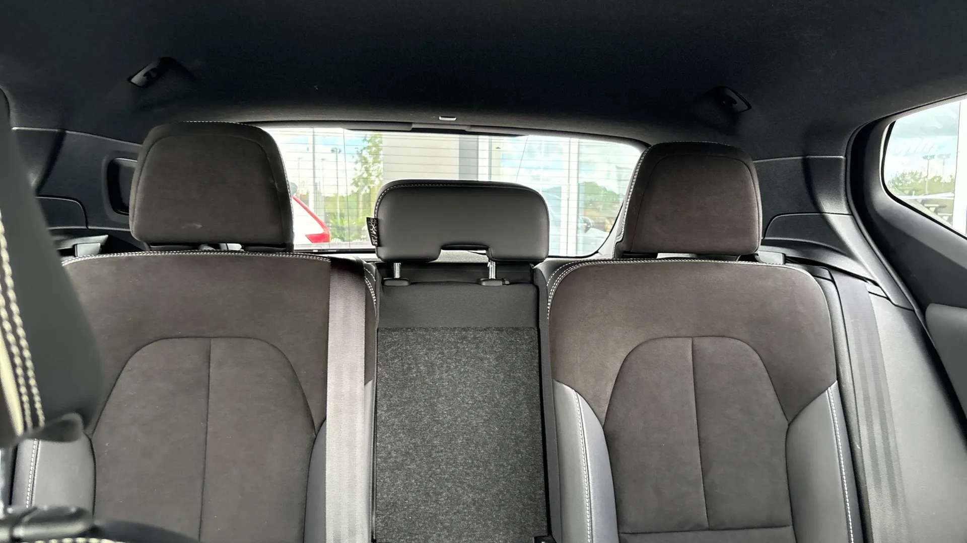 2021 VOLVO XC40 2021 VOLVO XC40