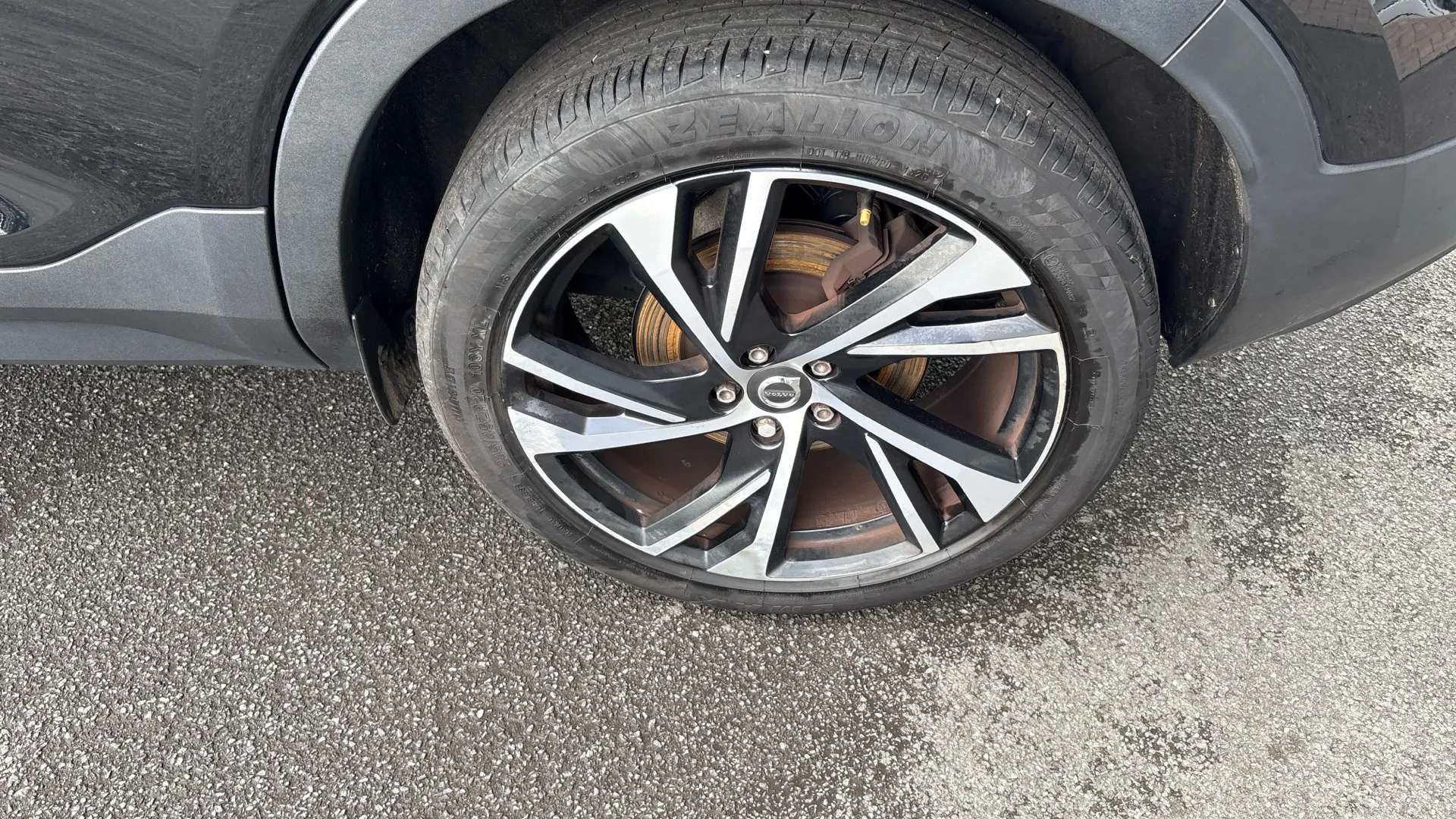 2021 VOLVO XC40 2021 VOLVO XC40