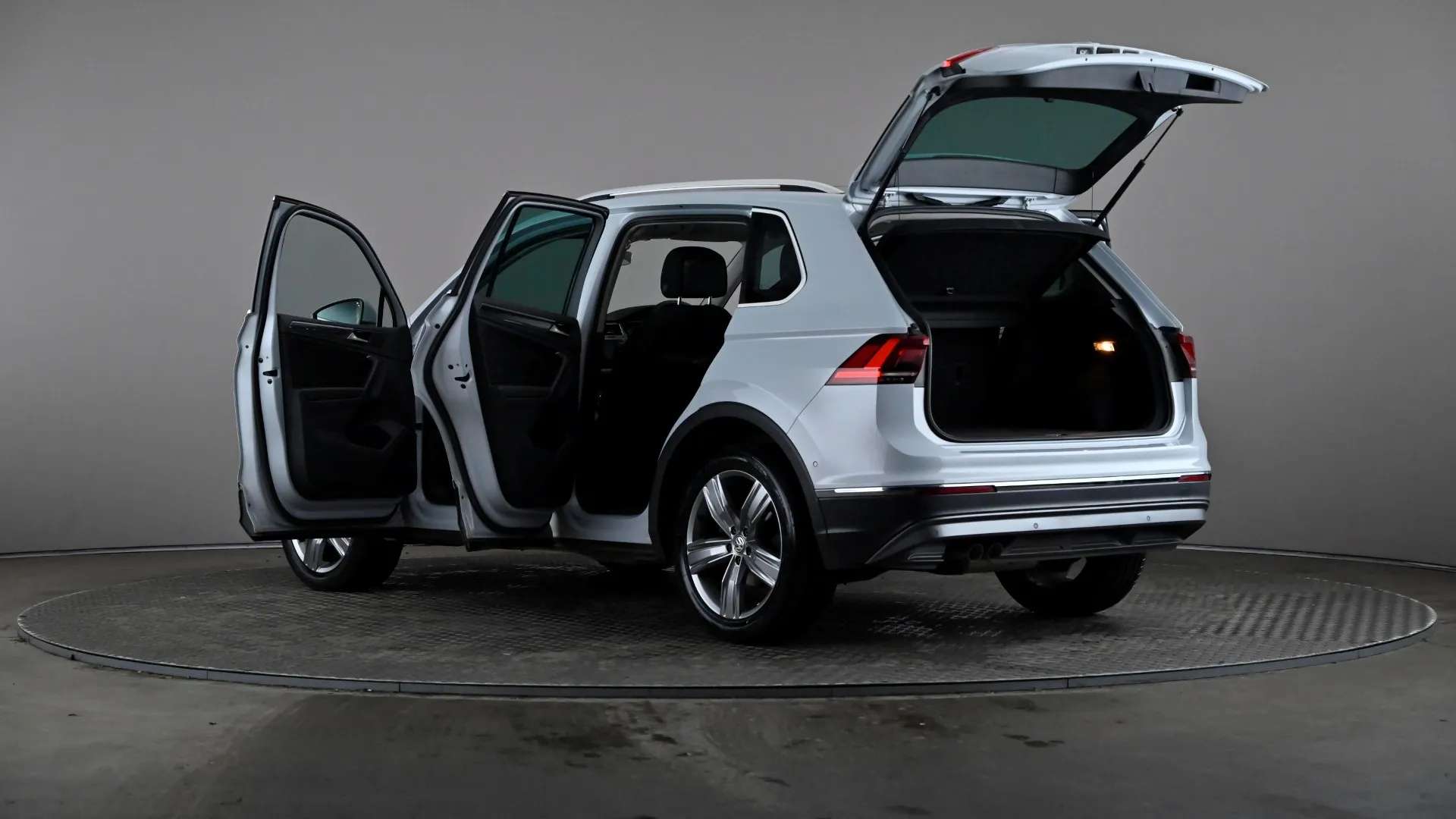 2018 VOLKSWAGEN TIGUAN 2018 VOLKSWAGEN TIGUAN