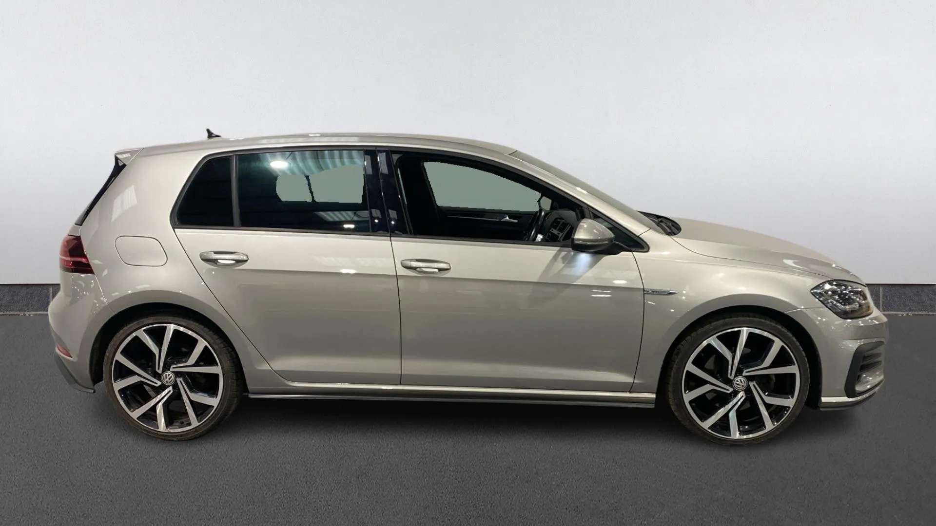 A 2019 VOLKSWAGEN GOLF 2.0 TDI 184 GTD DSG A 2019 VOLKSWAGEN GOLF 2.0 TDI 184 GTD DSG
