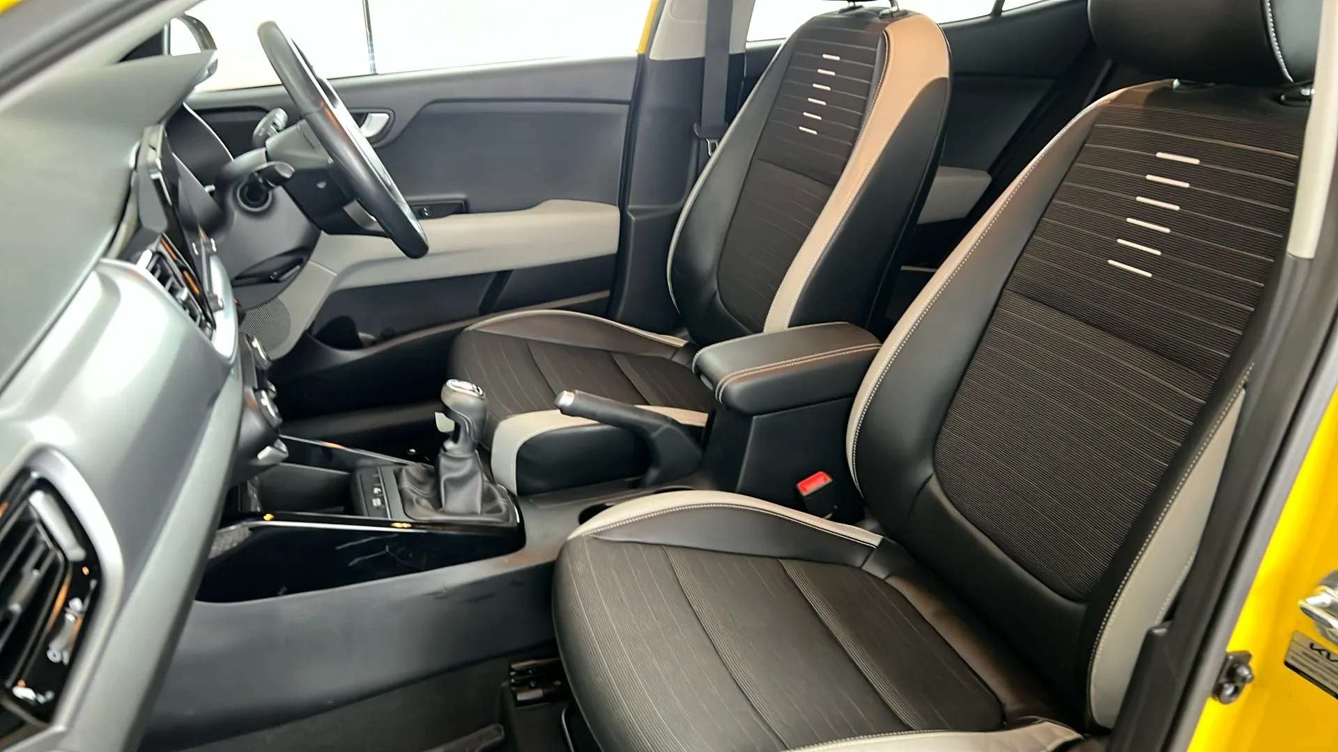 2022 KIA STONIC 2022 KIA STONIC