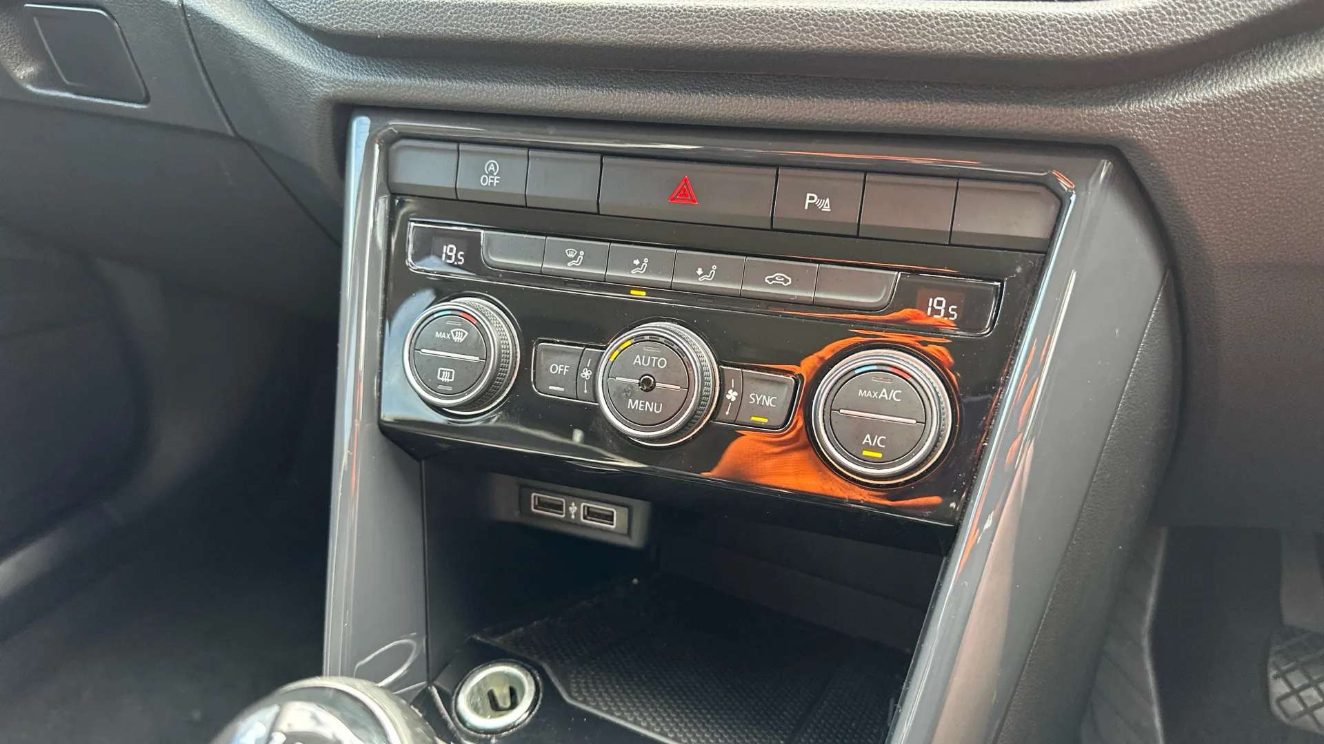 2019 VOLKSWAGEN T-ROC 2019 VOLKSWAGEN T-ROC