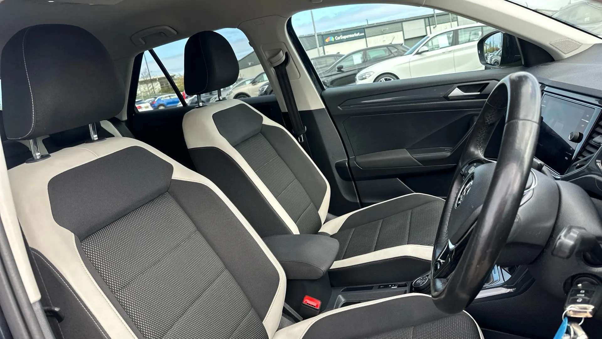 2019 VOLKSWAGEN T-ROC 2019 VOLKSWAGEN T-ROC