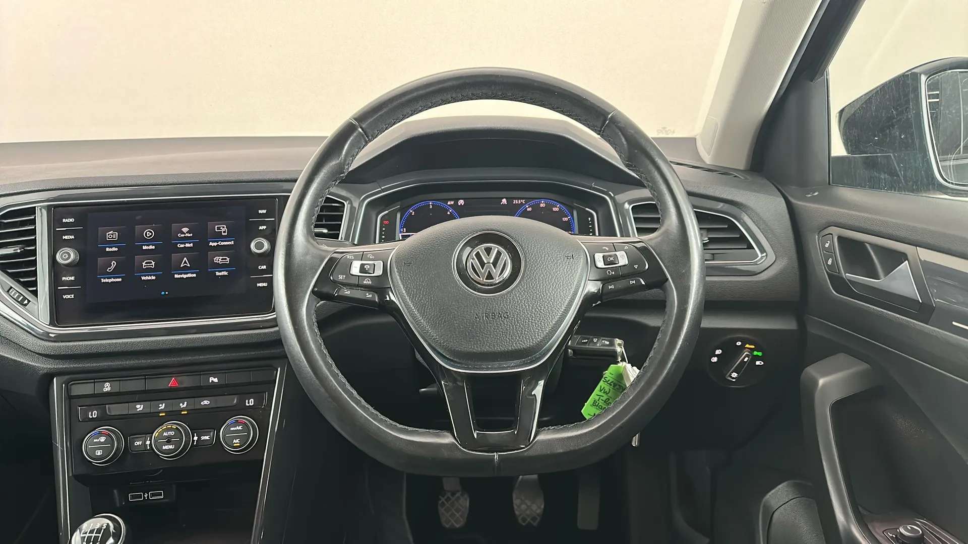 2018 VOLKSWAGEN T-ROC 2018 VOLKSWAGEN T-ROC