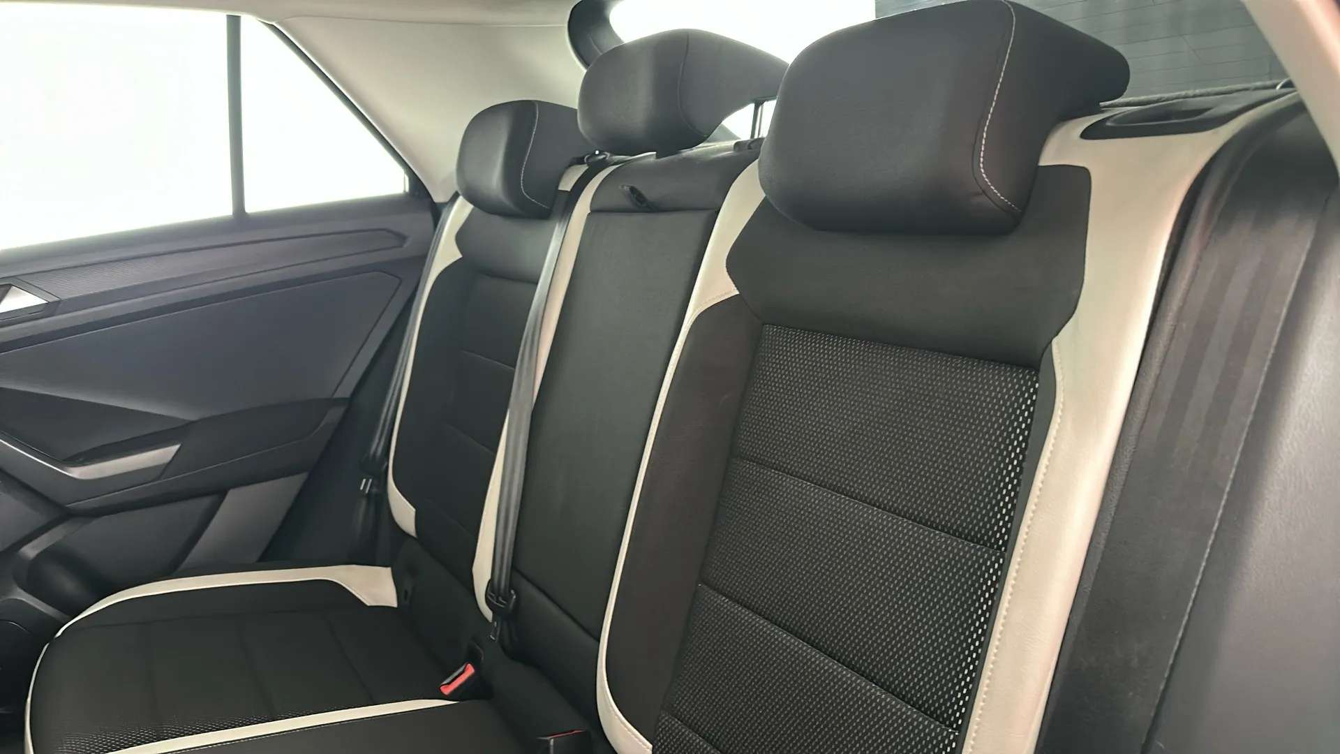 2018 VOLKSWAGEN T-ROC 2018 VOLKSWAGEN T-ROC