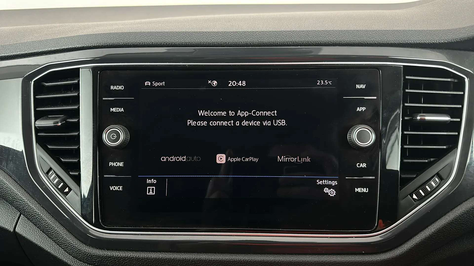 2018 VOLKSWAGEN T-ROC 2018 VOLKSWAGEN T-ROC