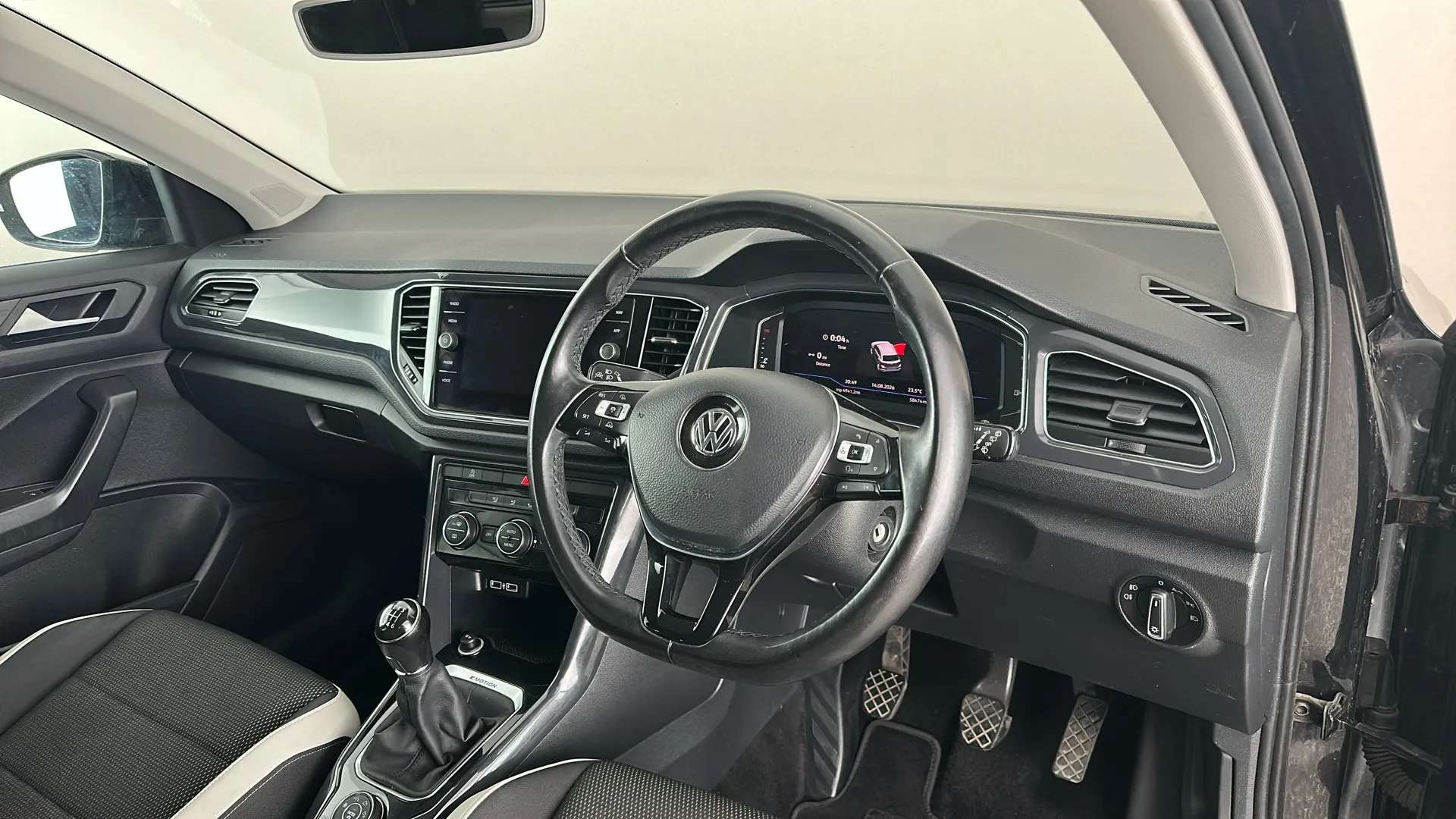 2018 VOLKSWAGEN T-ROC 2018 VOLKSWAGEN T-ROC