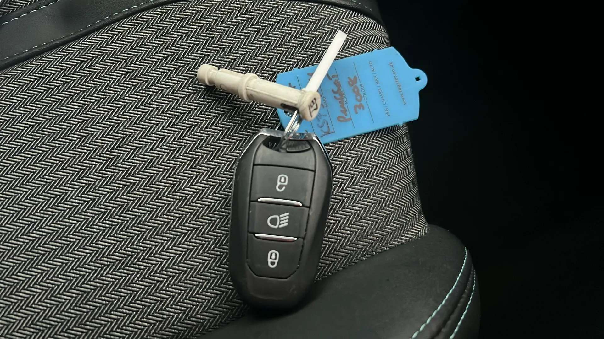 2023 PEUGEOT 3008 2023 PEUGEOT 3008