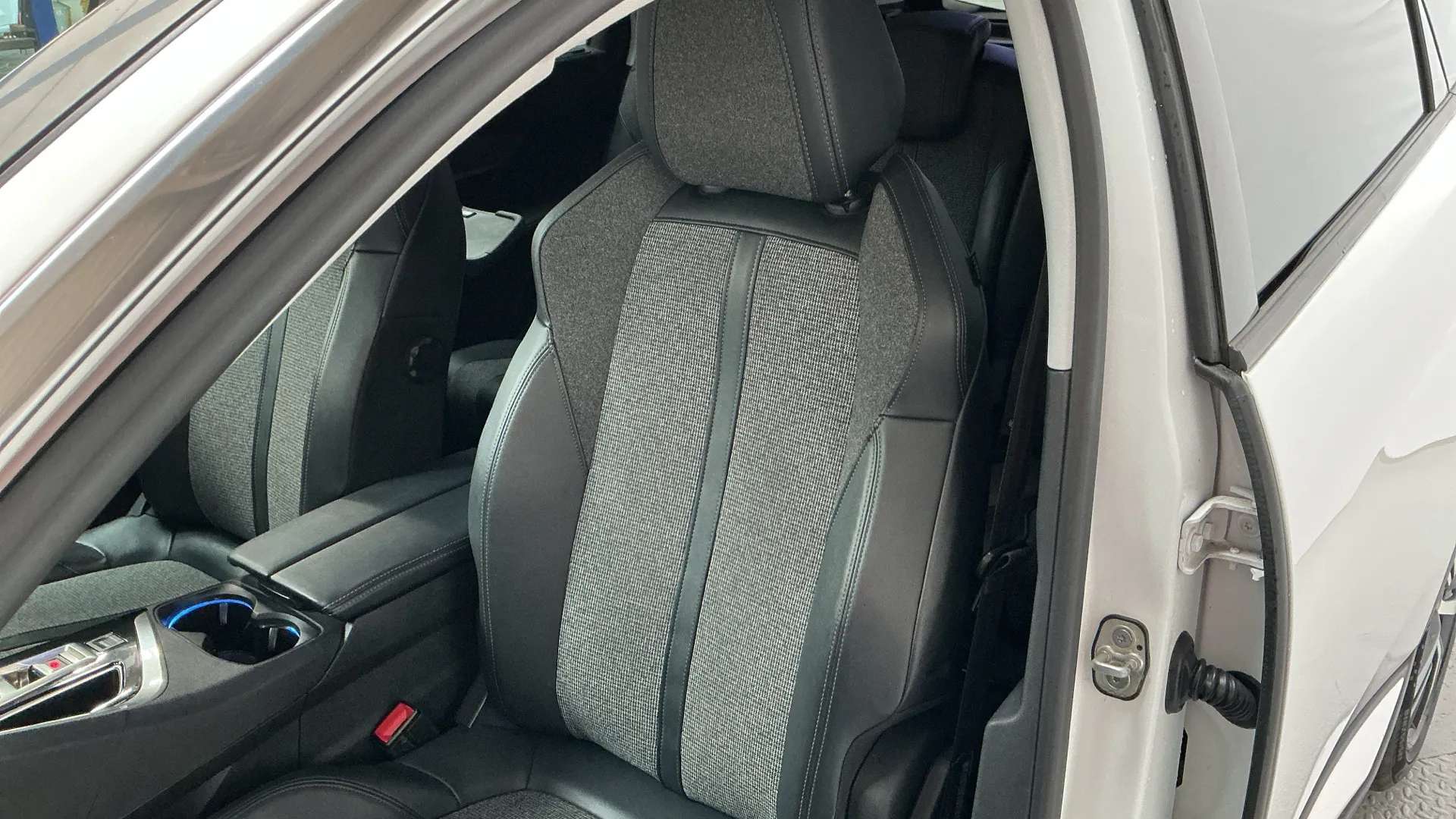 2018 PEUGEOT 5008 2018 PEUGEOT 5008