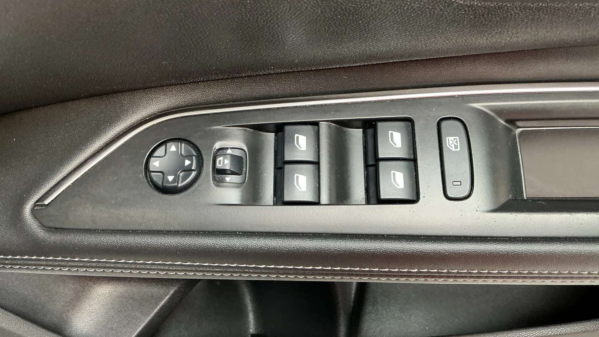 2018 PEUGEOT 5008 2018 PEUGEOT 5008