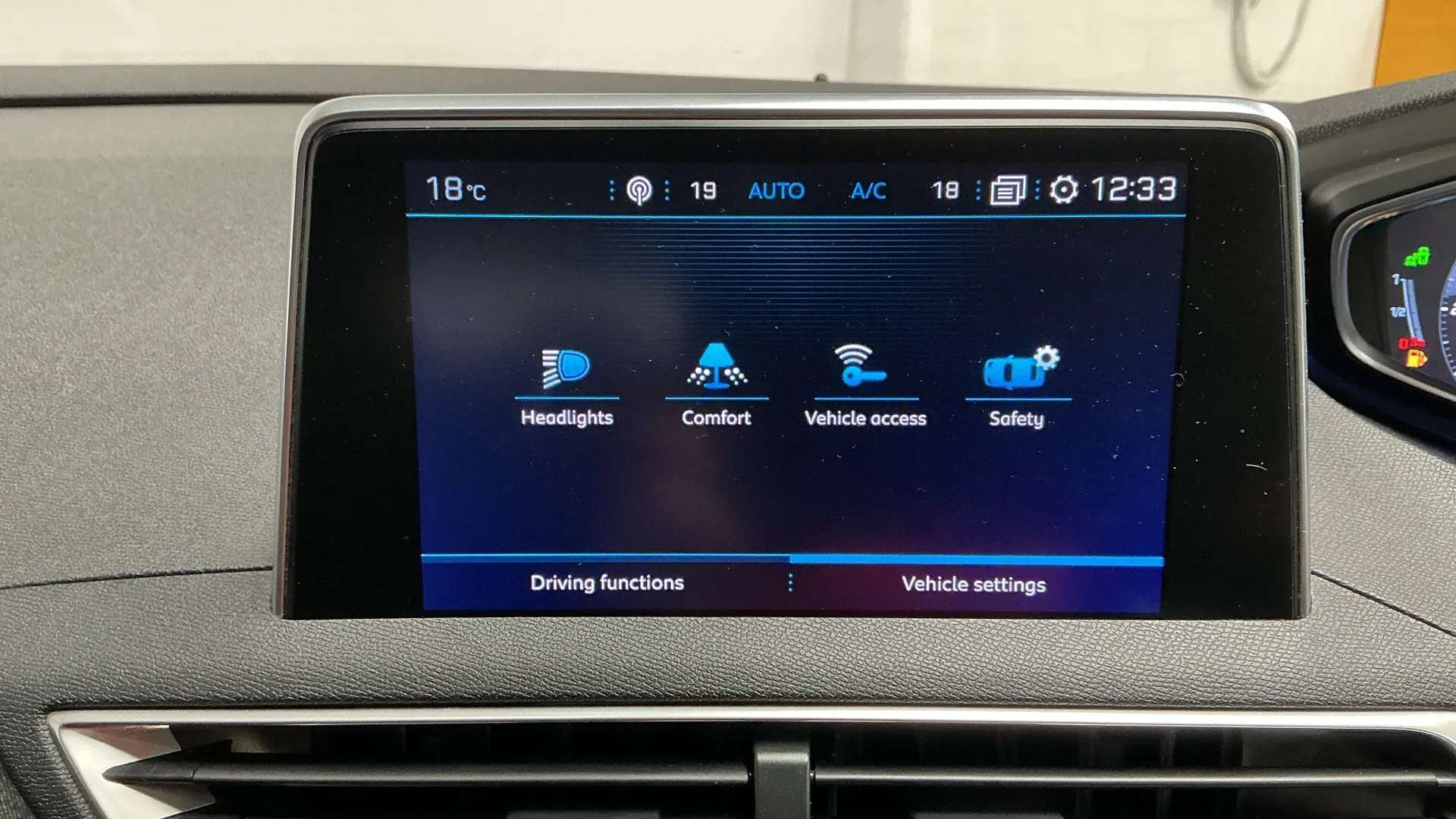 2018 PEUGEOT 5008 2018 PEUGEOT 5008