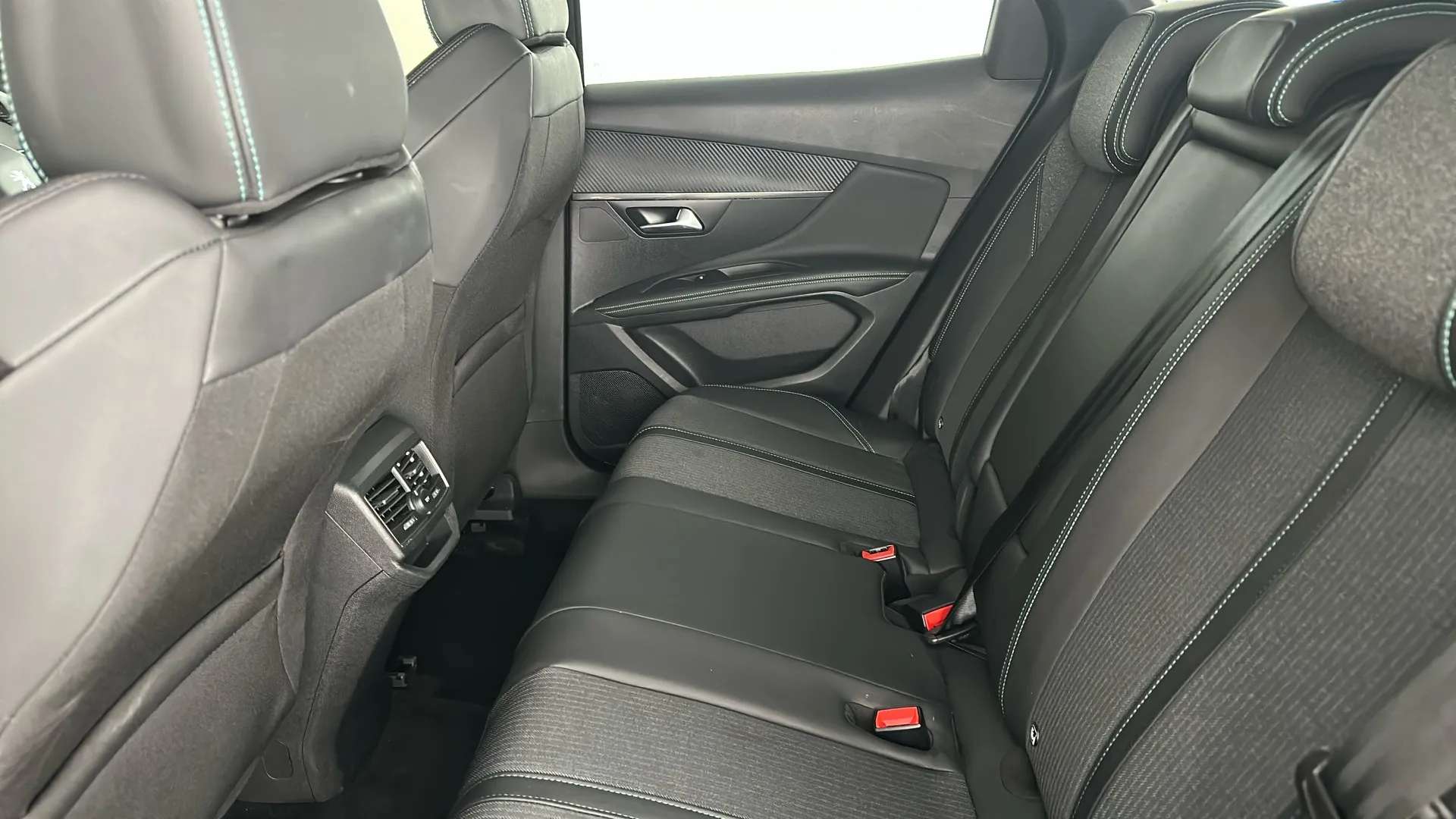 2023 PEUGEOT 3008 2023 PEUGEOT 3008