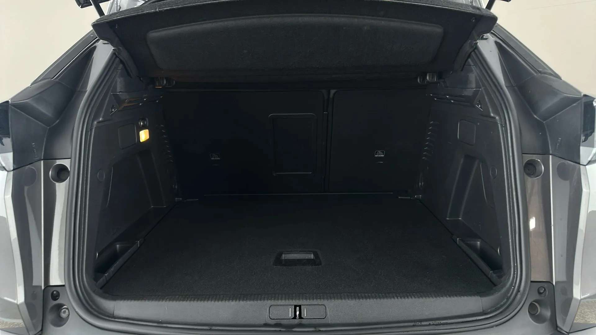 2023 PEUGEOT 3008 2023 PEUGEOT 3008