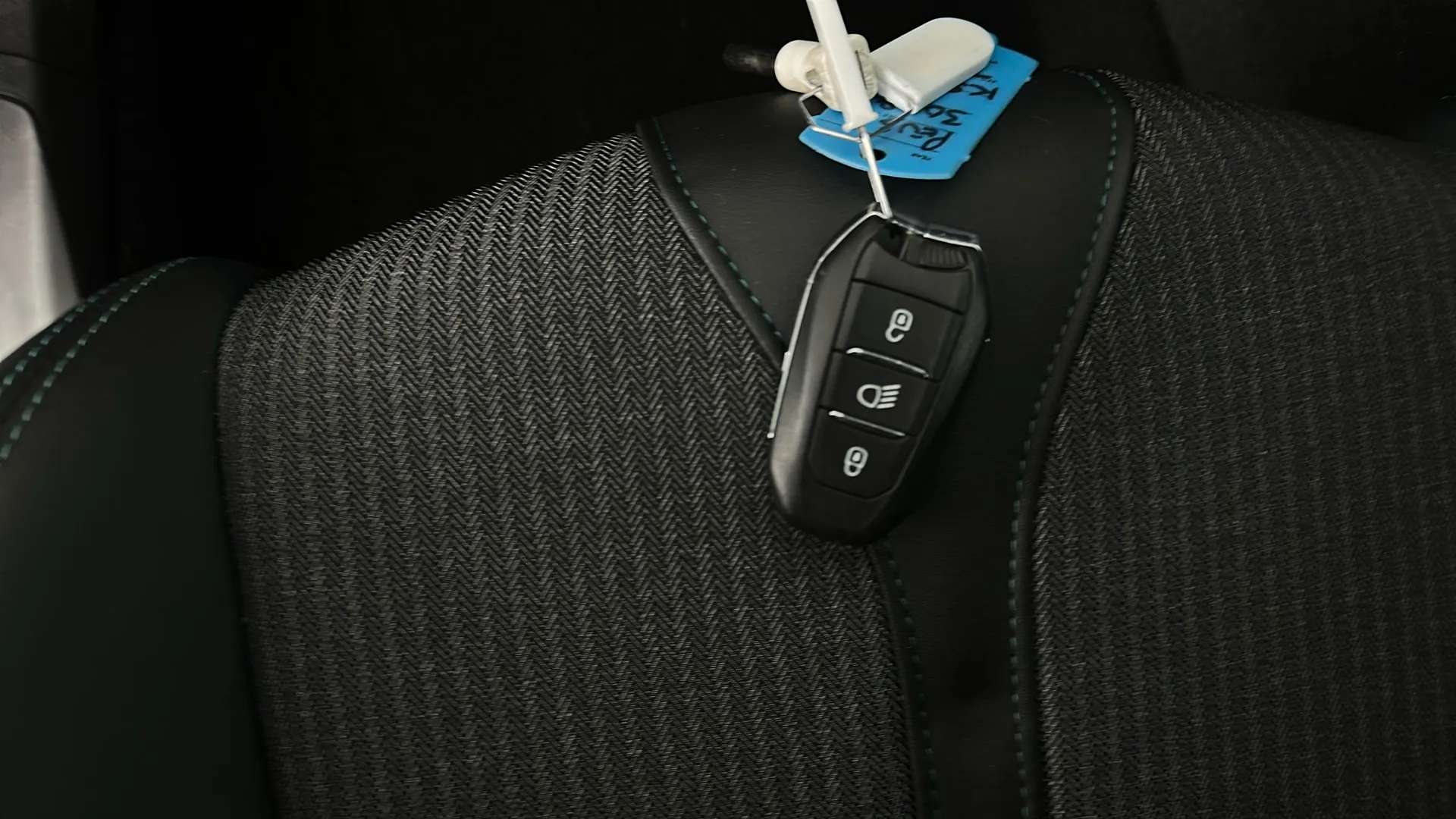 2023 PEUGEOT 3008 2023 PEUGEOT 3008