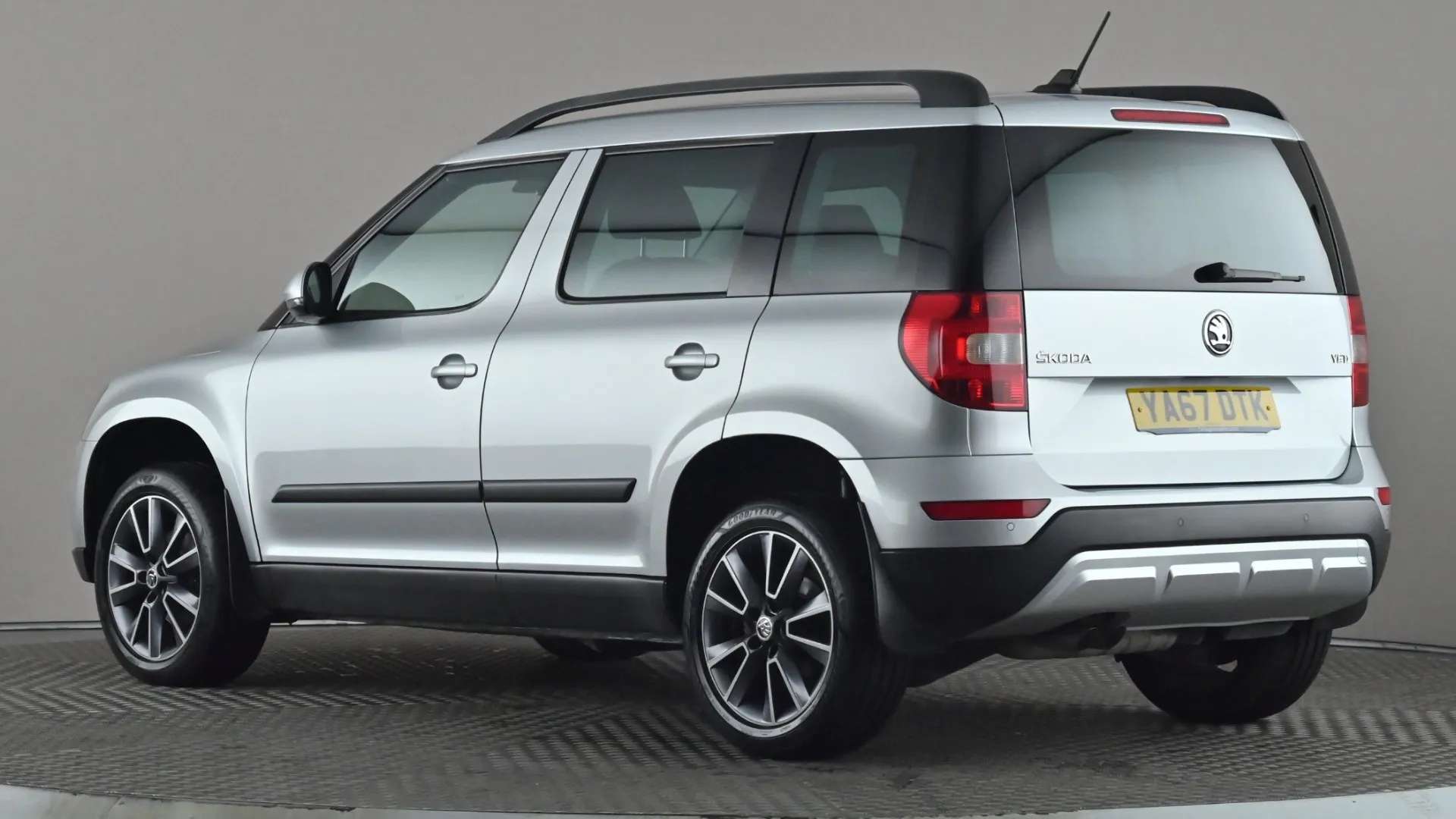 A 2017 SKODA YETI OUTDOOR 2.0 TDI CR SE Drive A 2017 SKODA YETI OUTDOOR 2.0 TDI CR SE Drive