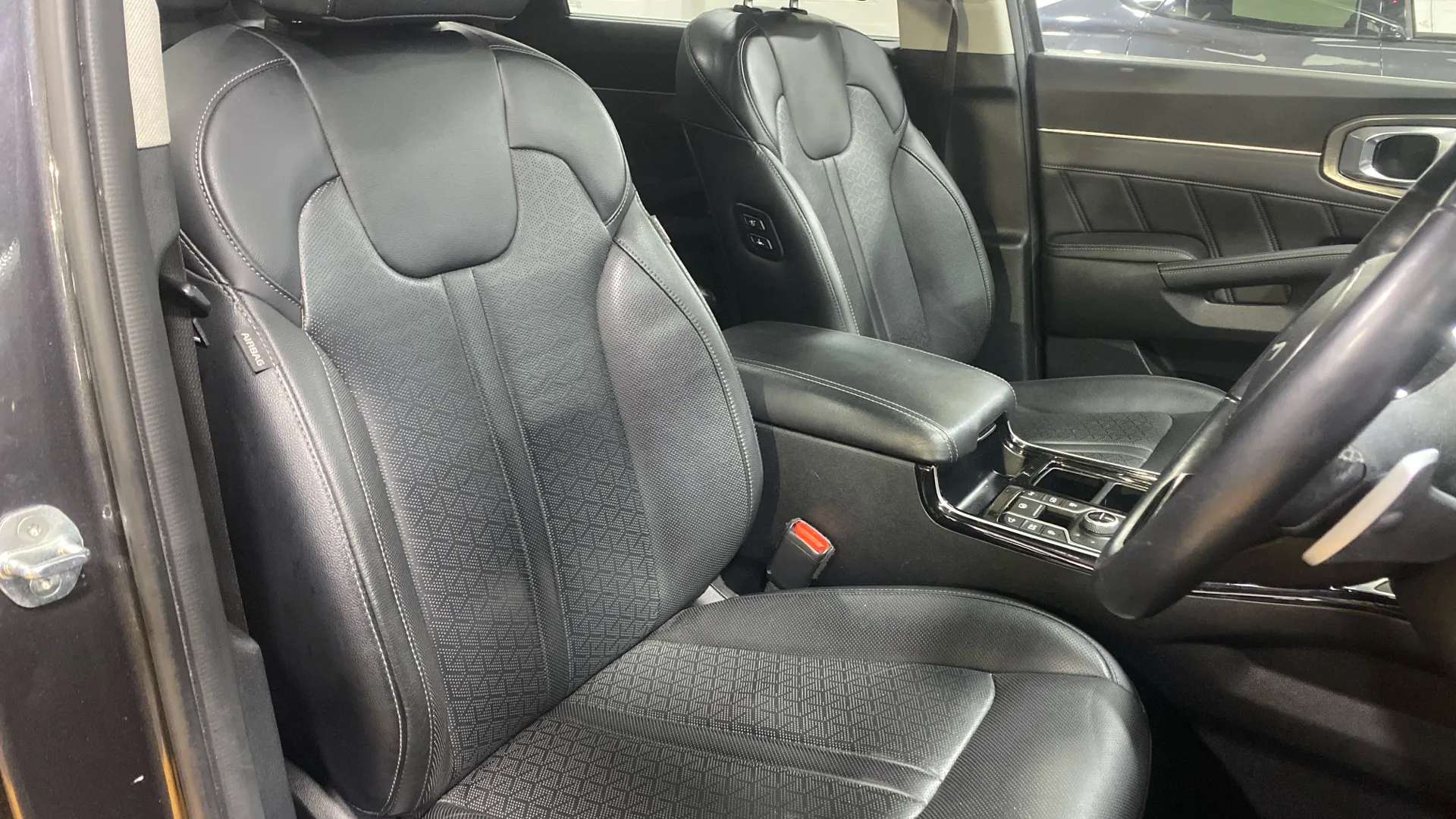 A 2021 KIA SORENTO 1.6 T-GDi PHEV 3 Auto A 2021 KIA SORENTO 1.6 T-GDi PHEV 3 Auto