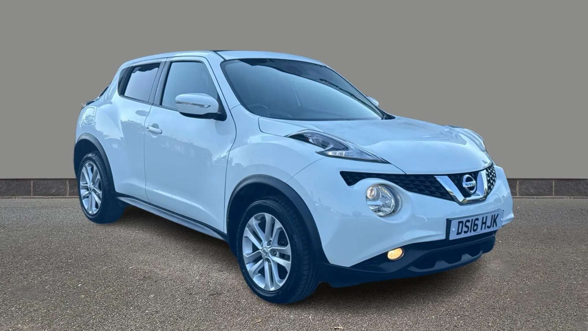 A 2016 NISSAN JUKE 1.2 DiG-T N-Connecta A 2016 NISSAN JUKE 1.2 DiG-T N-Connecta