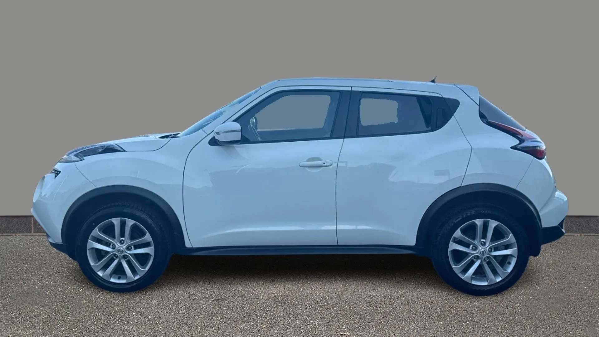 A 2016 NISSAN JUKE 1.2 DiG-T N-Connecta A 2016 NISSAN JUKE 1.2 DiG-T N-Connecta