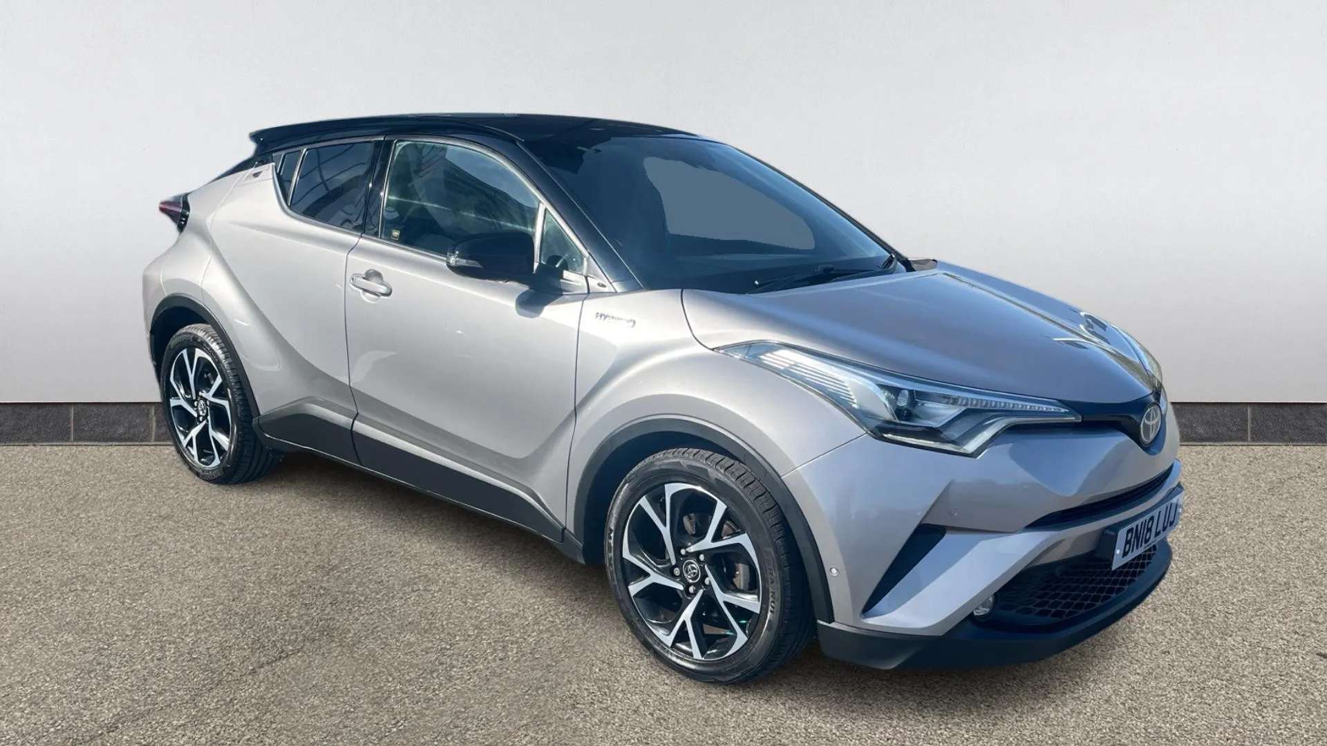 A 2018 TOYOTA C-HR 1.8 Hybrid Dynamic CVT A 2018 TOYOTA C-HR 1.8 Hybrid Dynamic CVT