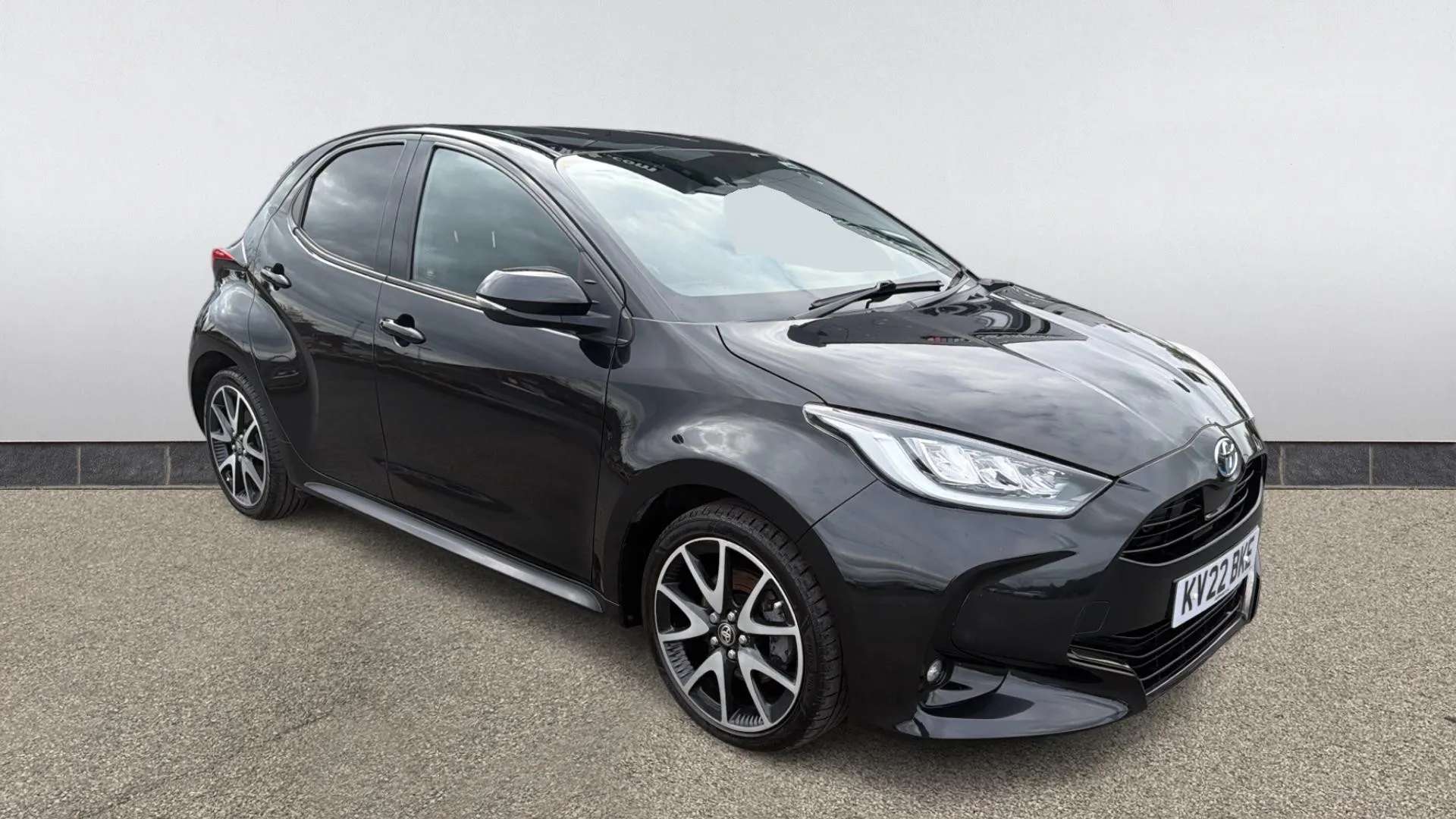 A 2022 TOYOTA YARIS 1.5 Hybrid Dynamic CVT A 2022 TOYOTA YARIS 1.5 Hybrid Dynamic CVT