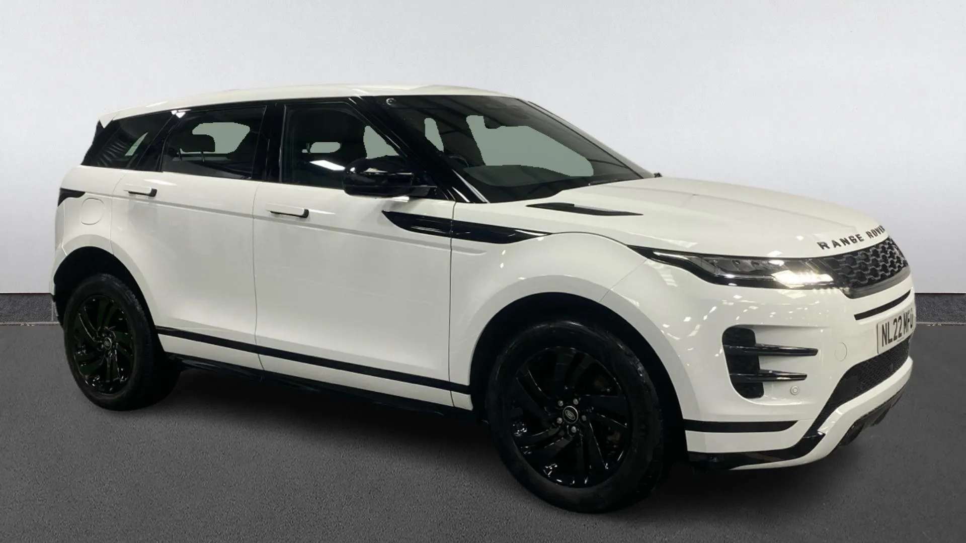 A 2022 LAND ROVER RANGE ROVER EVOQUE 2.0 D165 R-Dynamic S 2WD A 2022 LAND ROVER RANGE ROVER EVOQUE 2.0 D165 R-Dynamic S 2WD