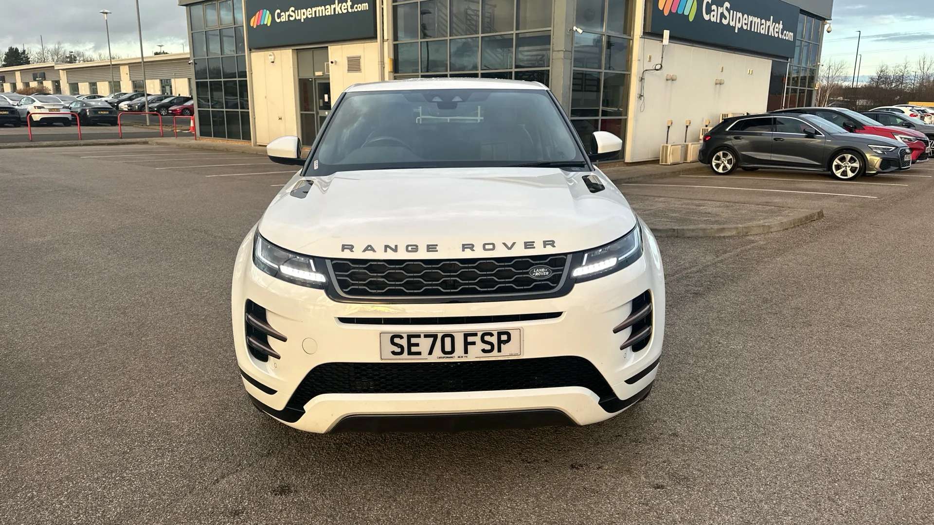A 2020 LAND ROVER RANGE ROVER EVOQUE 2.0 D150 R-Dynamic S 2WD A 2020 LAND ROVER RANGE ROVER EVOQUE 2.0 D150 R-Dynamic S 2WD