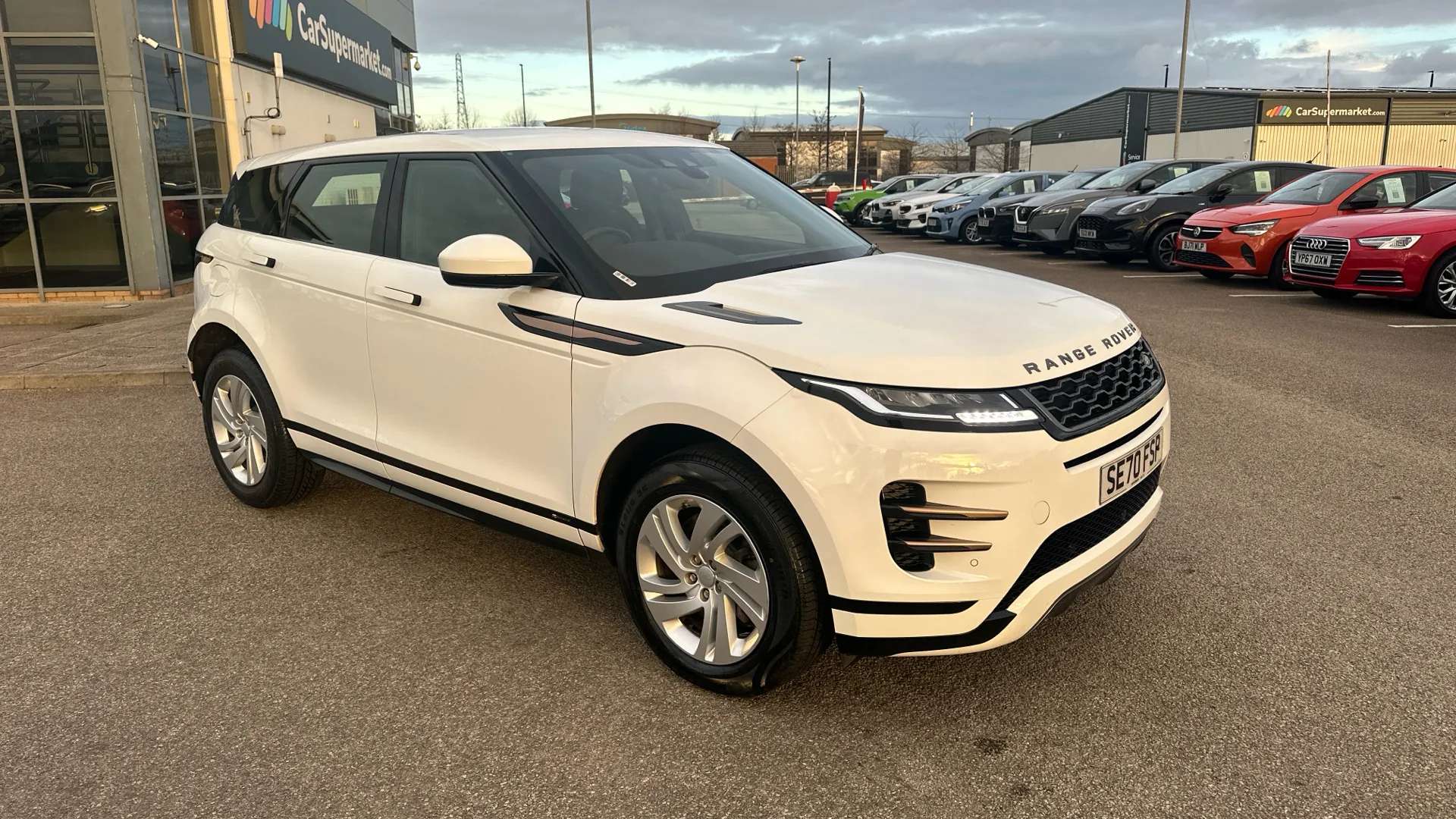 A 2020 LAND ROVER RANGE ROVER EVOQUE 2.0 D150 R-Dynamic S 2WD A 2020 LAND ROVER RANGE ROVER EVOQUE 2.0 D150 R-Dynamic S 2WD