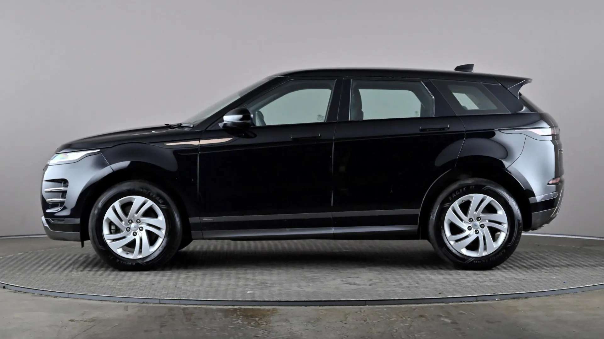 A 2020 LAND ROVER RANGE ROVER EVOQUE 2.0 D150 R-Dynamic S Auto A 2020 LAND ROVER RANGE ROVER EVOQUE 2.0 D150 R-Dynamic S Auto