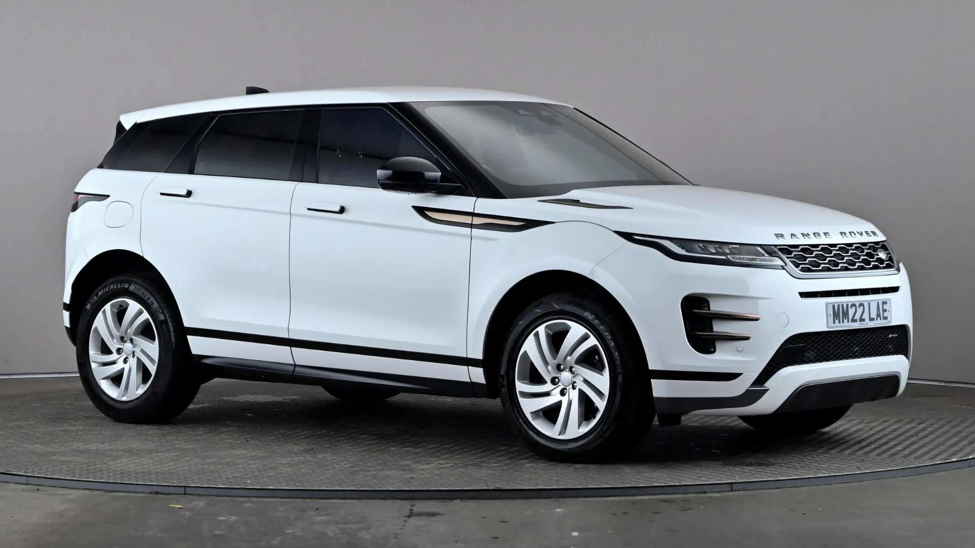 A 2022 LAND ROVER RANGE ROVER EVOQUE 2.0 D200 R-Dynamic S Auto A 2022 LAND ROVER RANGE ROVER EVOQUE 2.0 D200 R-Dynamic S Auto