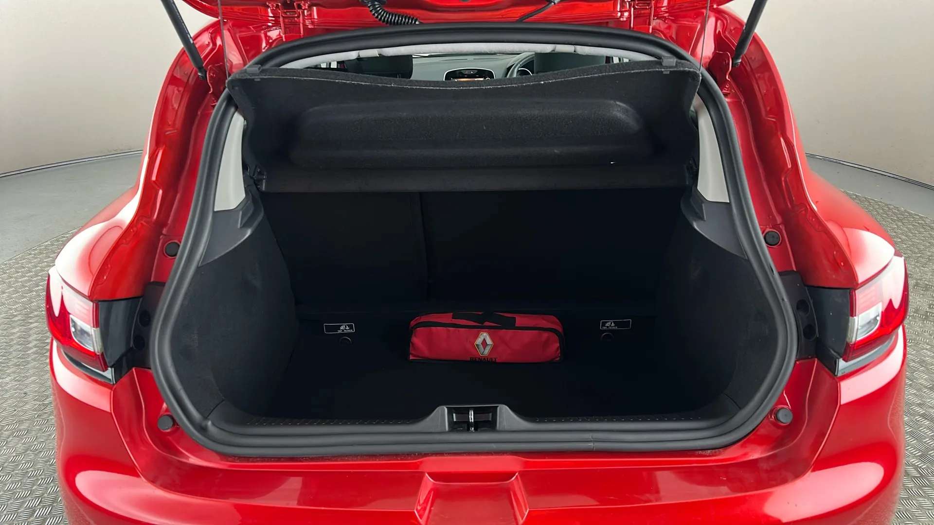 2018 RENAULT CLIO 2018 RENAULT CLIO