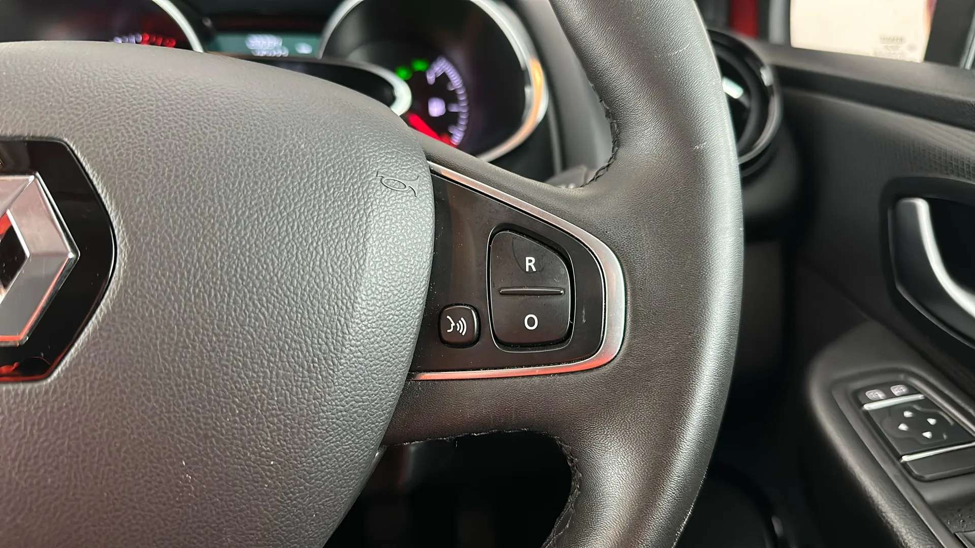 2018 RENAULT CLIO 2018 RENAULT CLIO