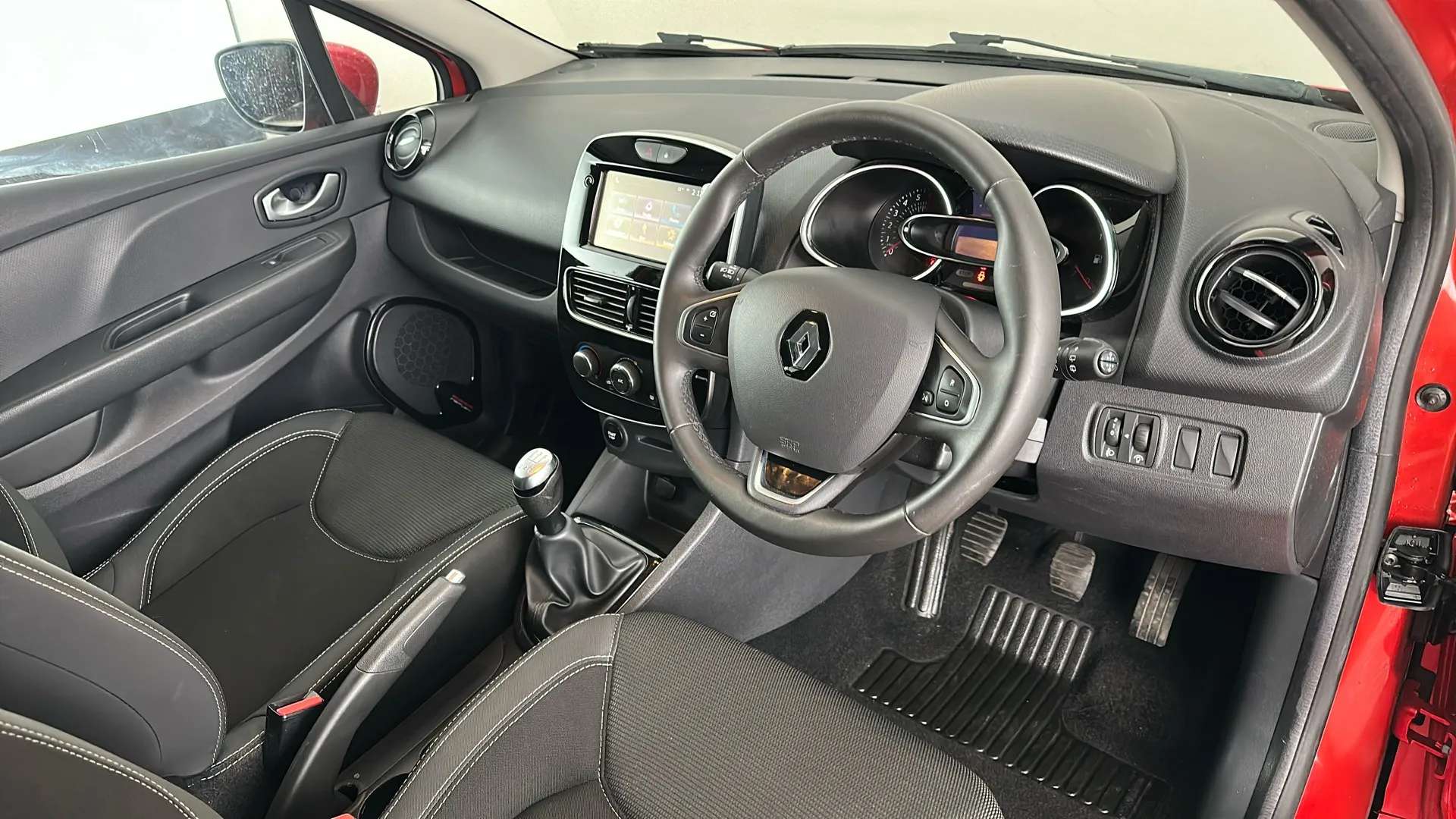 2018 RENAULT CLIO 2018 RENAULT CLIO