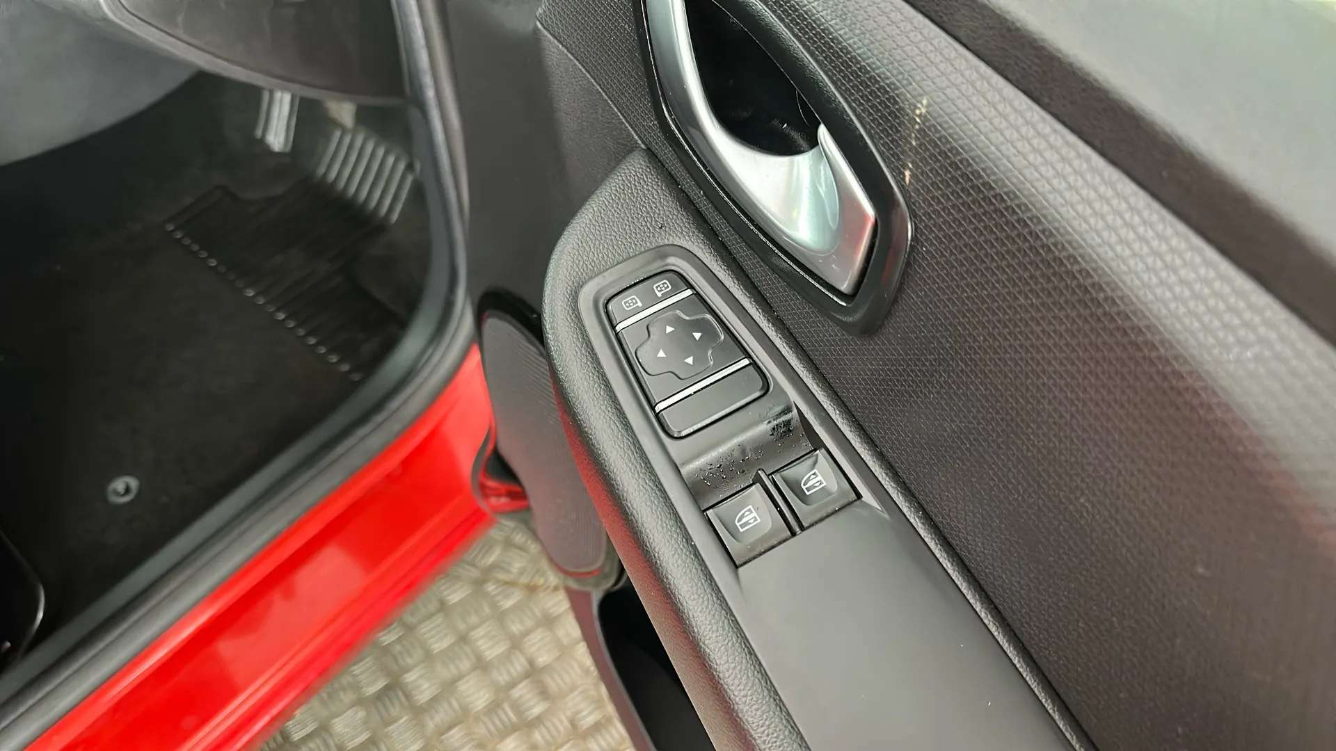 2018 RENAULT CLIO 2018 RENAULT CLIO