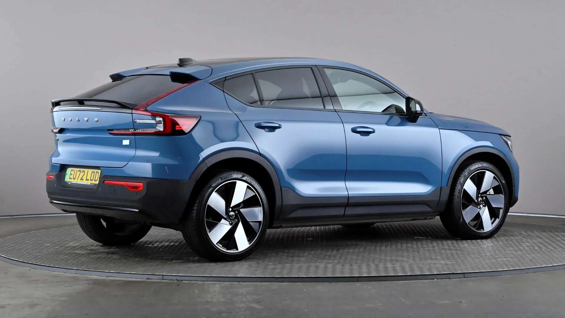 2022 VOLVO C40 2022 VOLVO C40