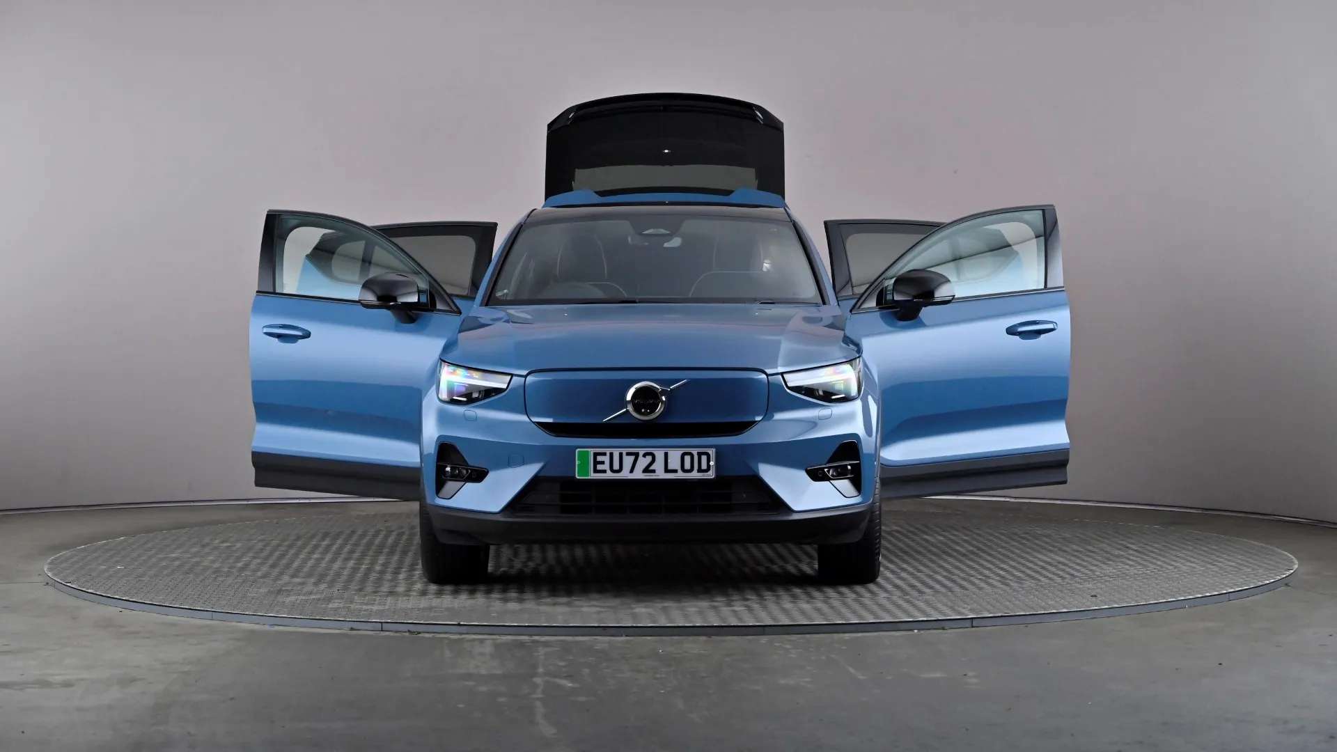 2022 VOLVO C40 2022 VOLVO C40