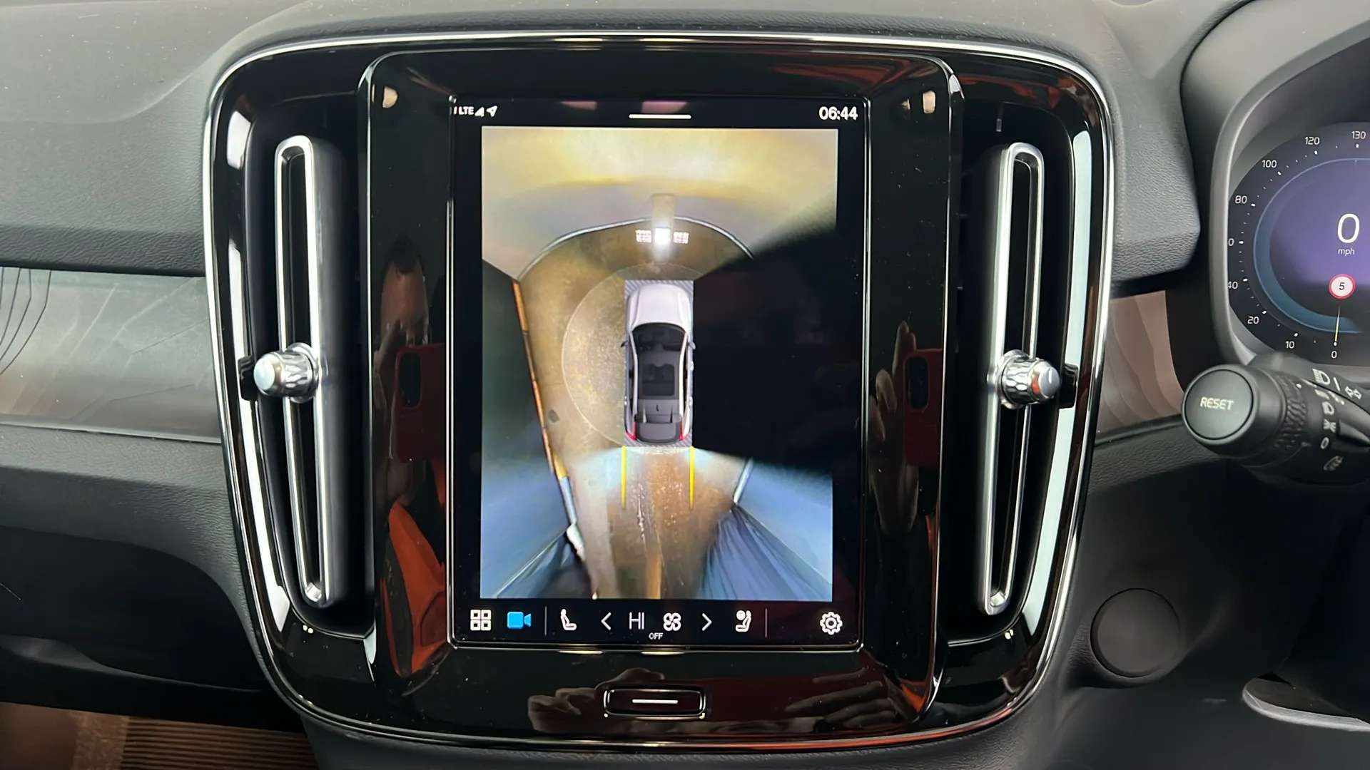 2022 VOLVO C40 2022 VOLVO C40