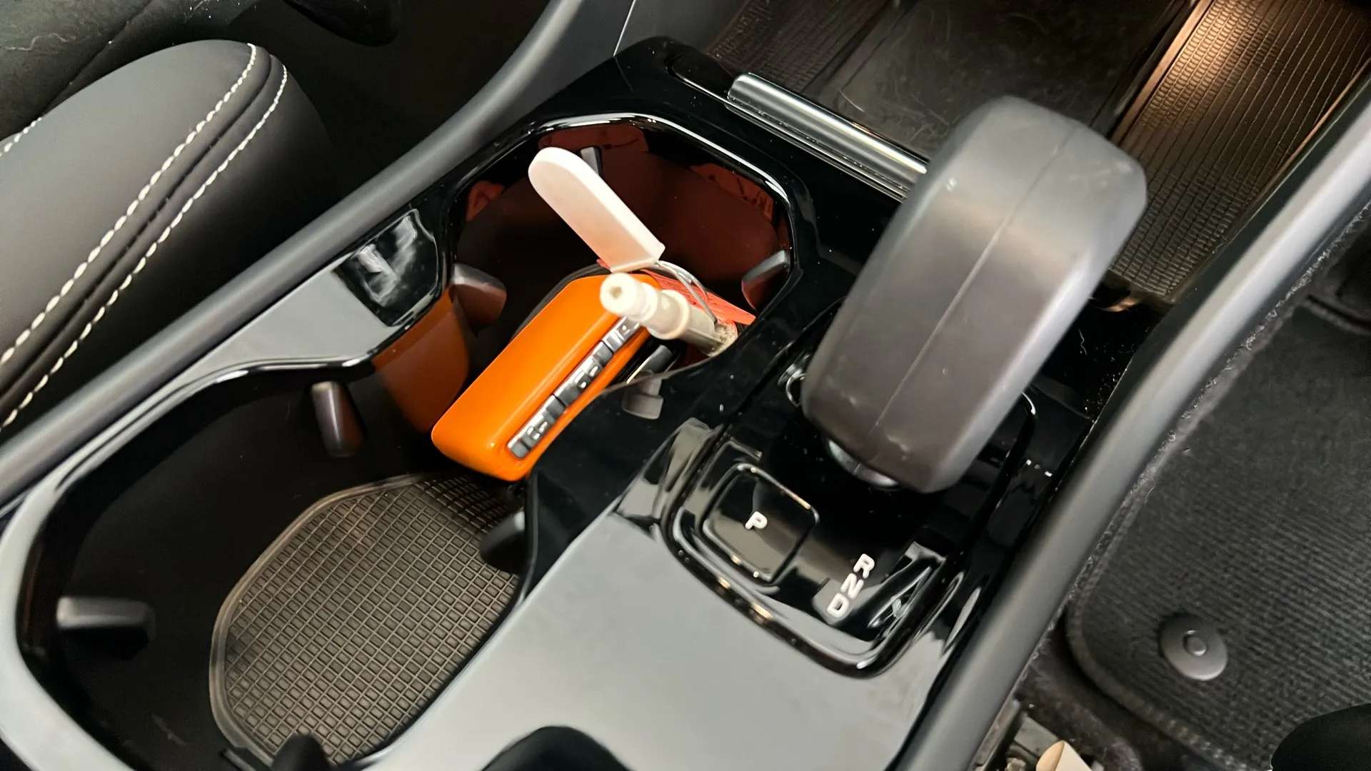 2022 VOLVO C40 2022 VOLVO C40