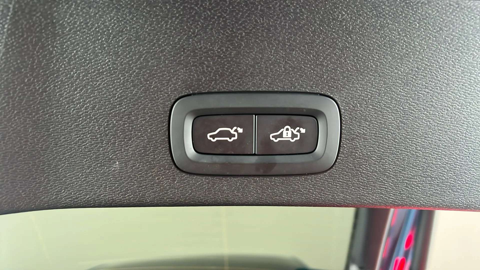 2022 VOLVO C40 2022 VOLVO C40