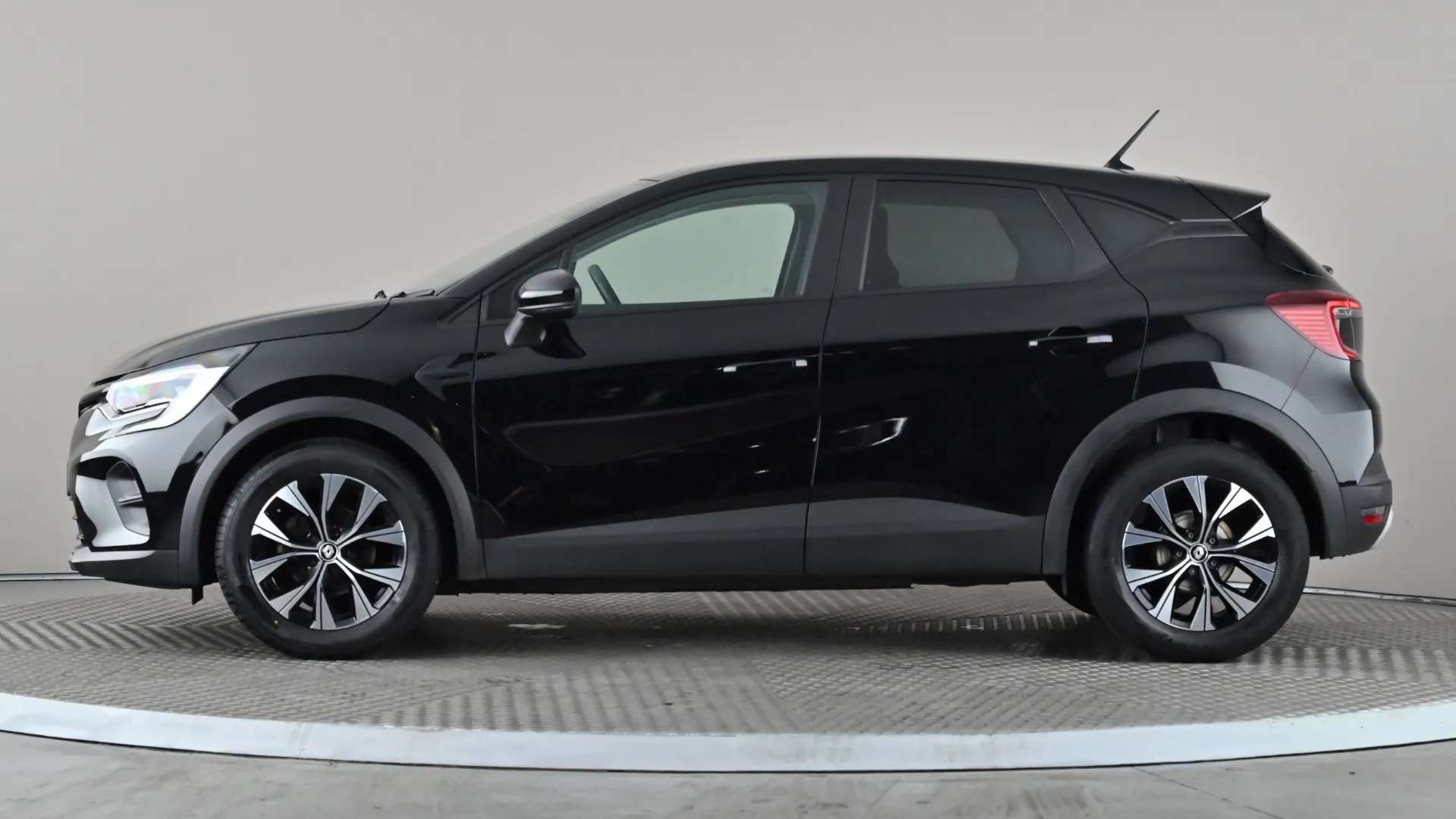 A 2023 RENAULT CAPTUR 1.0 TCE 90 Evolution A 2023 RENAULT CAPTUR 1.0 TCE 90 Evolution