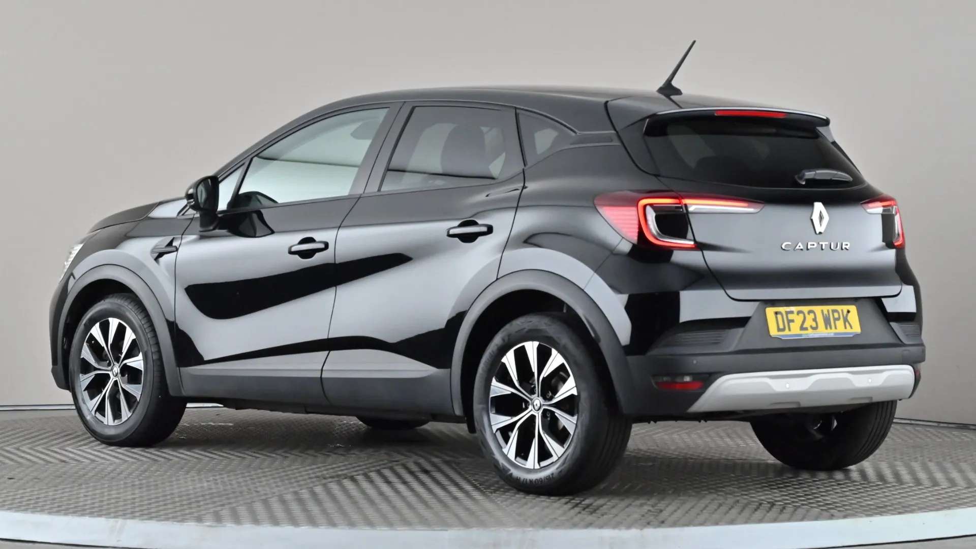 A 2023 RENAULT CAPTUR 1.0 TCE 90 Evolution A 2023 RENAULT CAPTUR 1.0 TCE 90 Evolution